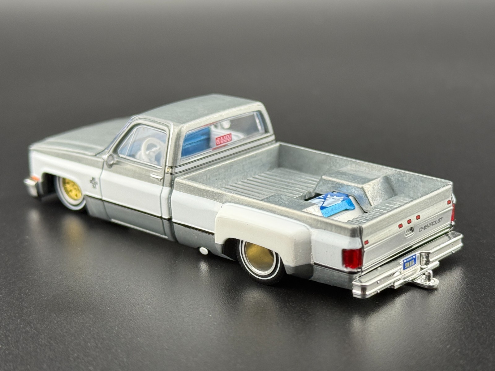 Kaido House x Mini GT Chevy Silverado Dually Vintage Spec V1 #192 1/64 CHASE