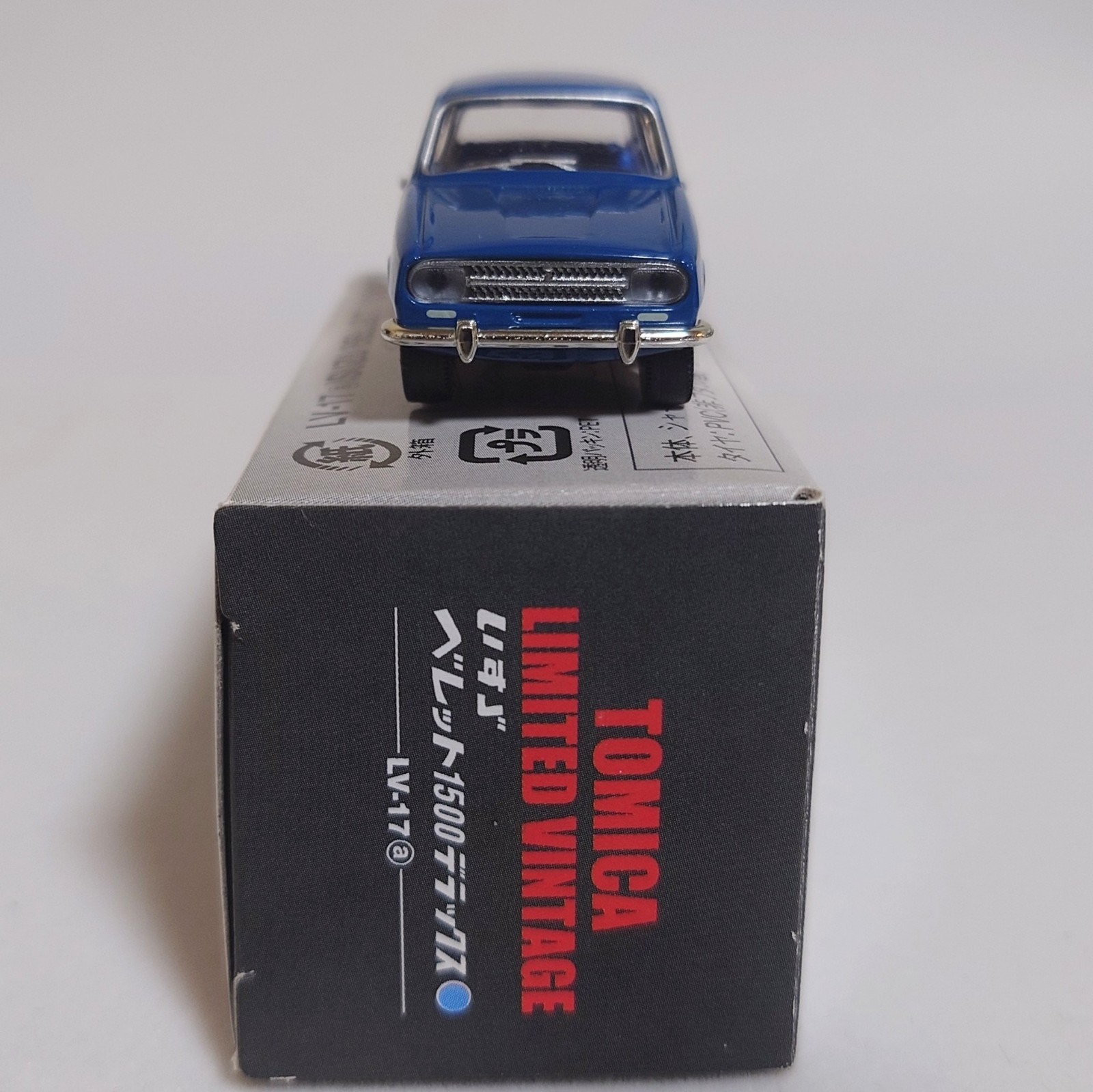 Tomica Limited Vintage 1/64 Isuzu Bellett 1500 Deluxe Diecast Model Japan