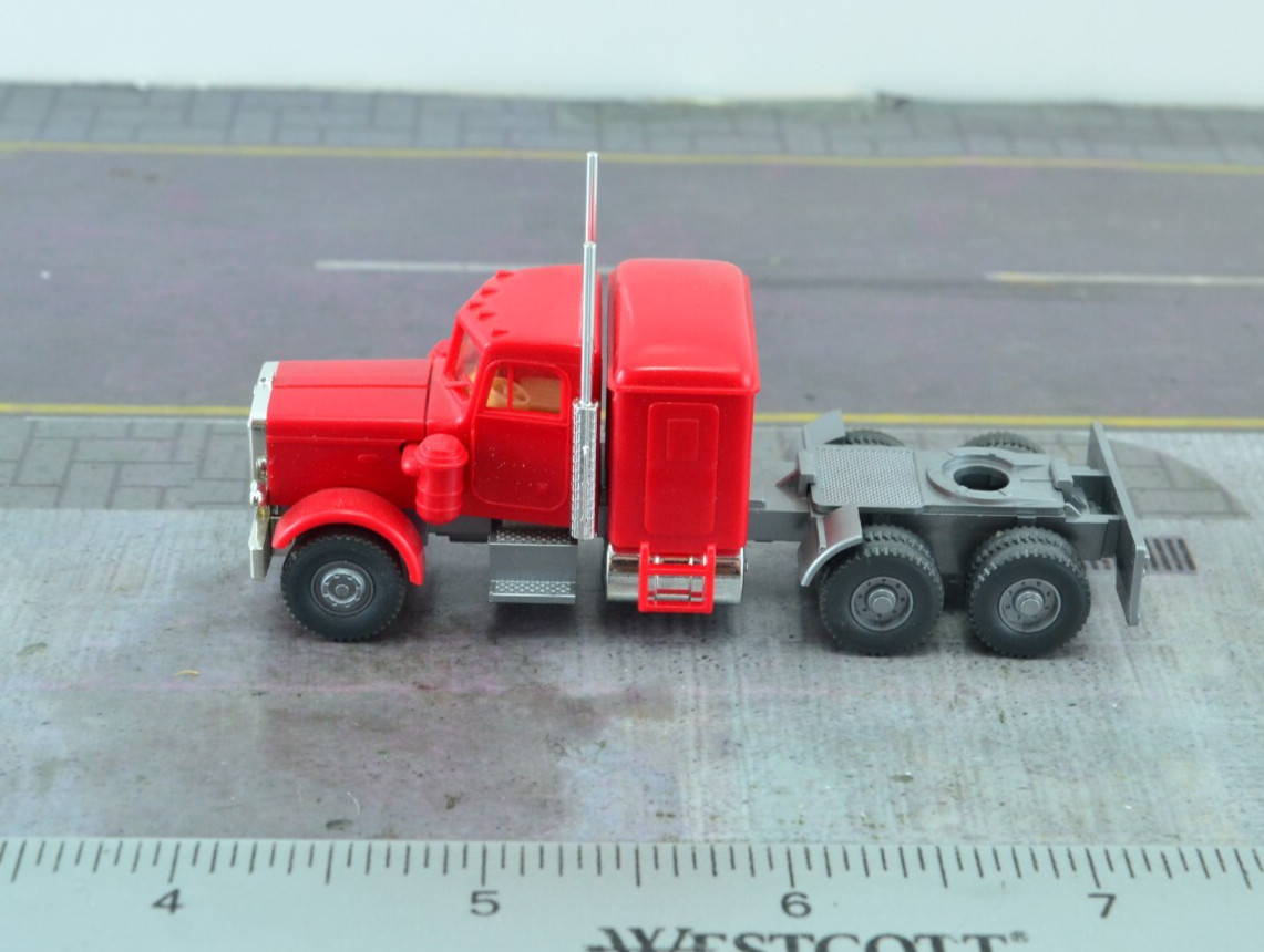 Wiking Peterbilt Tractor Unit Truck red 1:87 HO Scale (HO6397)