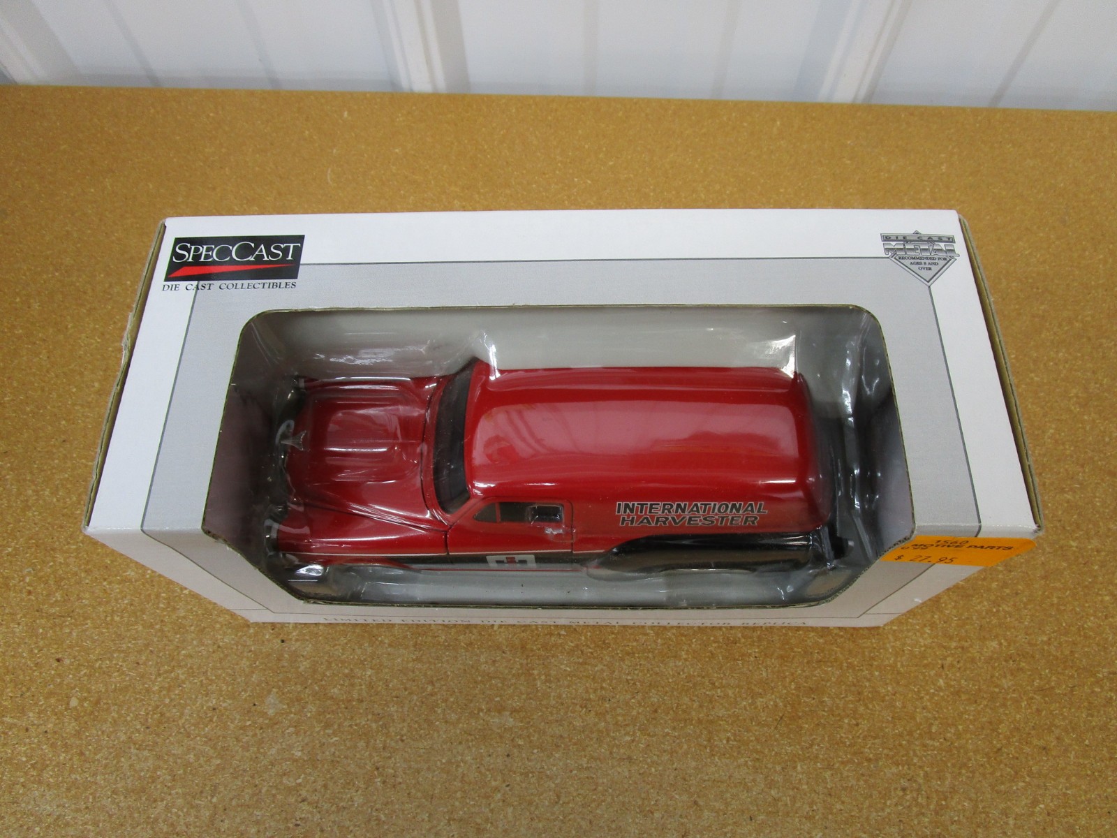 1954 Chevrolet Panel wagon SPECCAST 1/24 IH International car diecast box Z