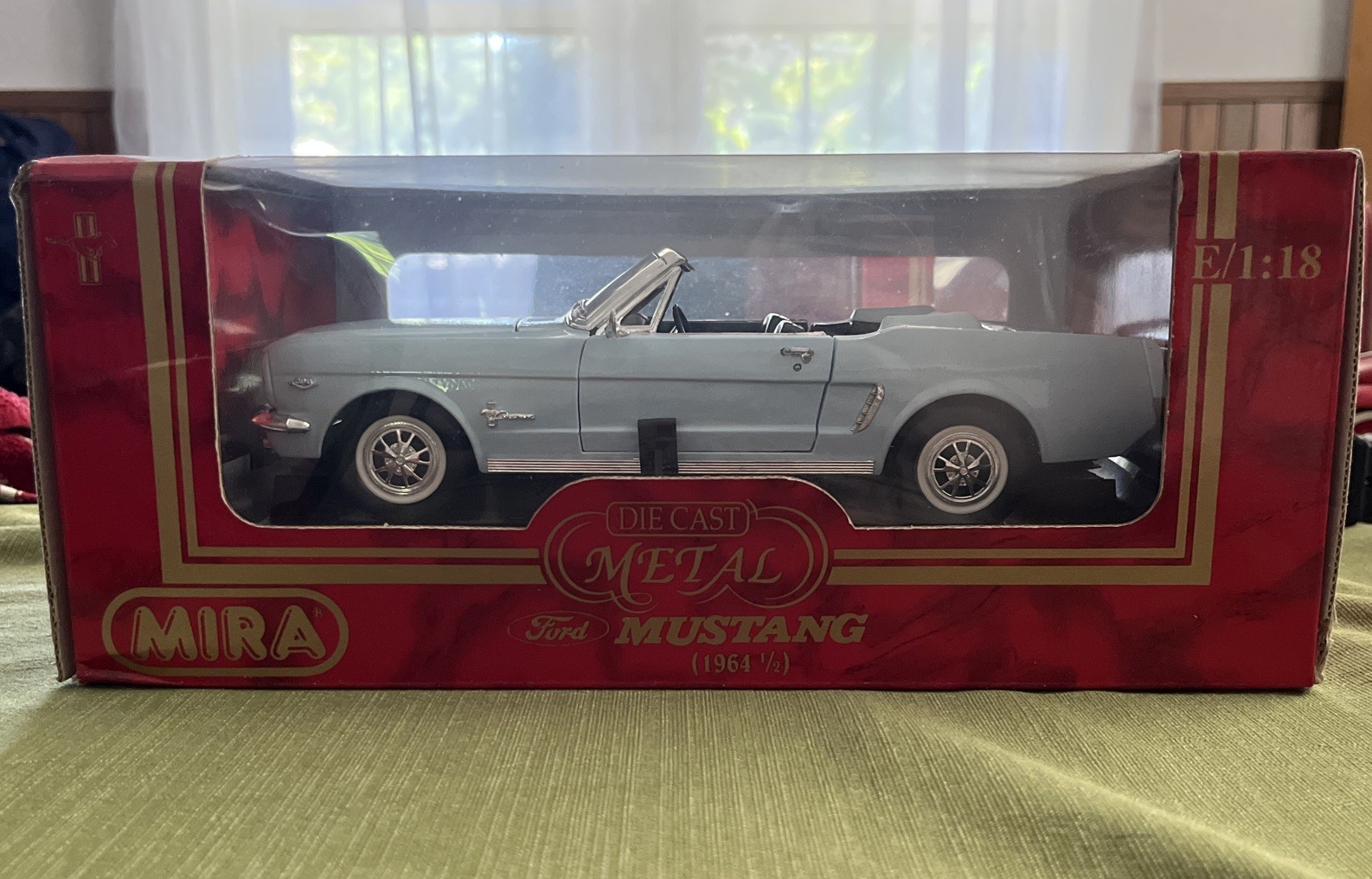 MIRA GOLDEN LINE 1964 1/2 FORD MUSTANG Hardtop 1:18 Scale Light Blue