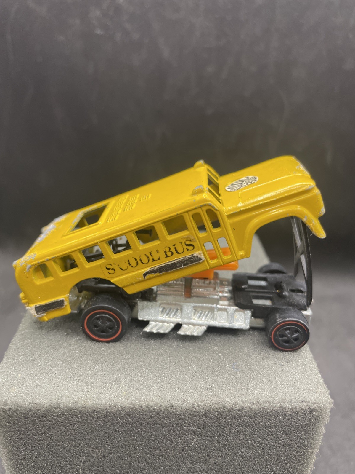 Vintage 1970 HOT WHEELS S’Cool Bus The Heavyweights Yellow Redline Decals 21