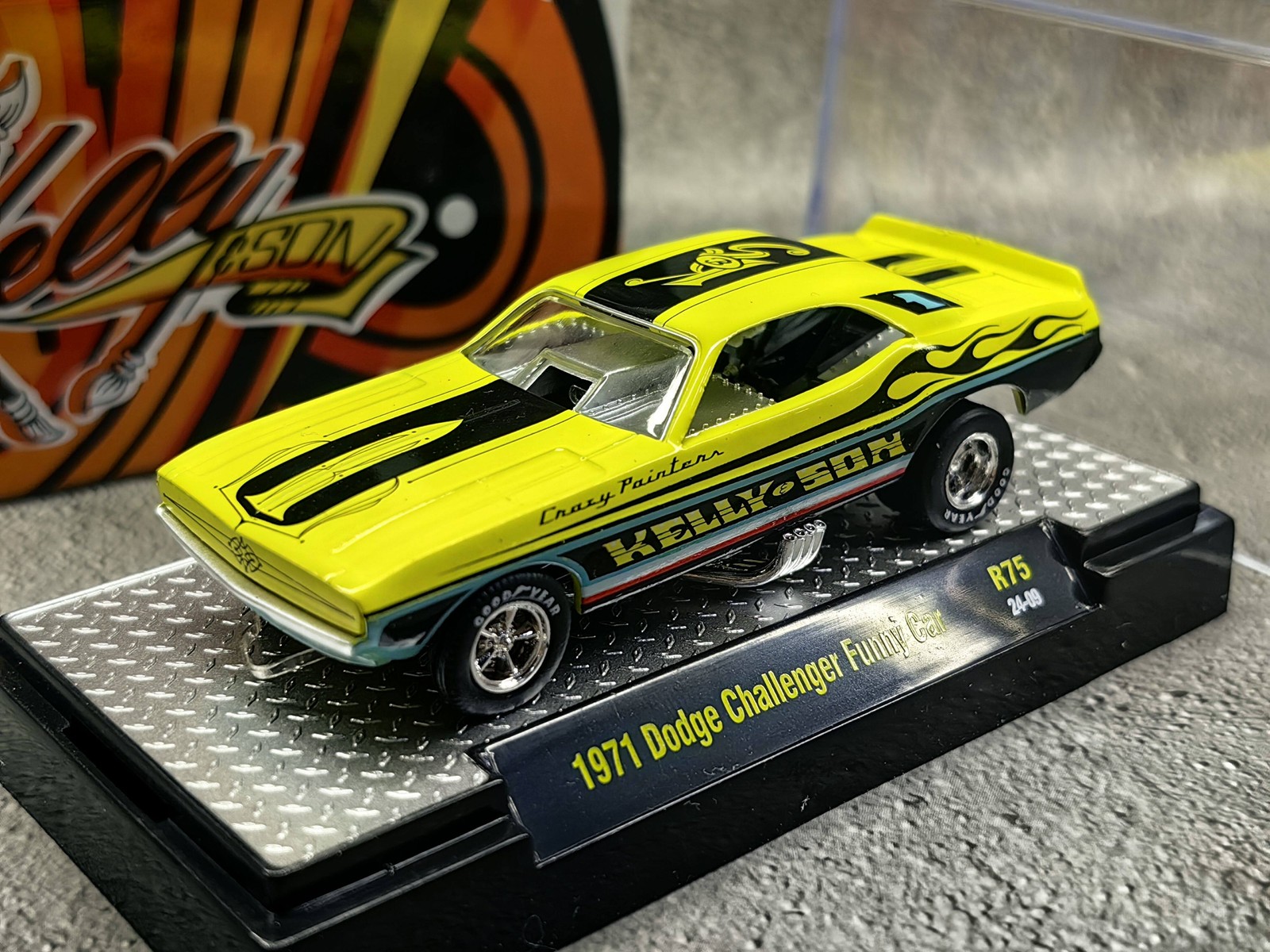 New M2 1/64 Dodge Challenger Clear Oil Cola Edition Alloy Car Model