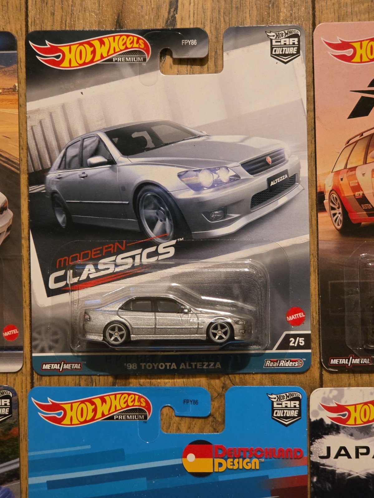 8 Hot Wheels Premium Porsche, Nissan, Toyota, Honda, BMW. Mitsubishi, Audi