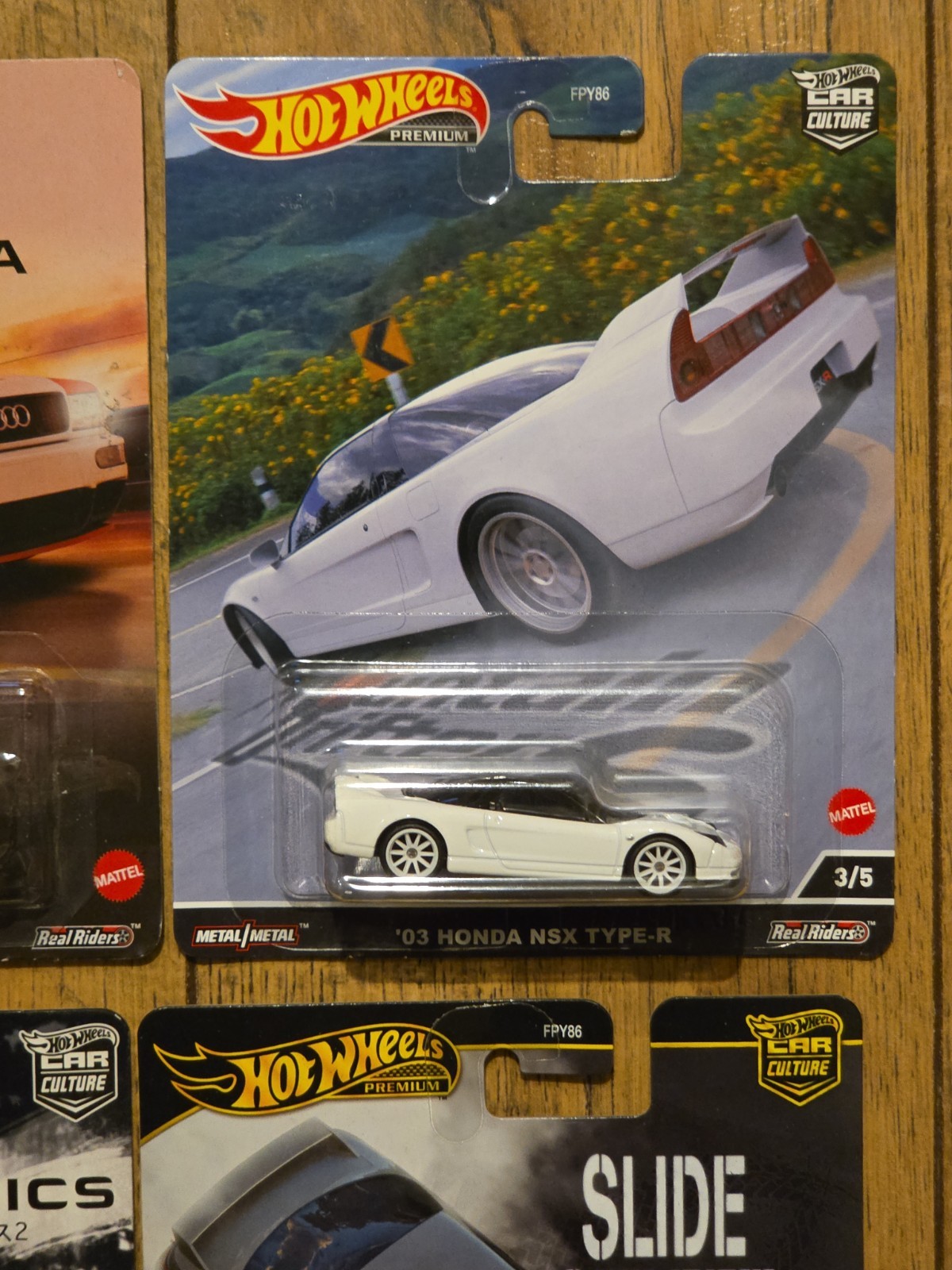 8 Hot Wheels Premium Porsche, Nissan, Toyota, Honda, BMW. Mitsubishi, Audi