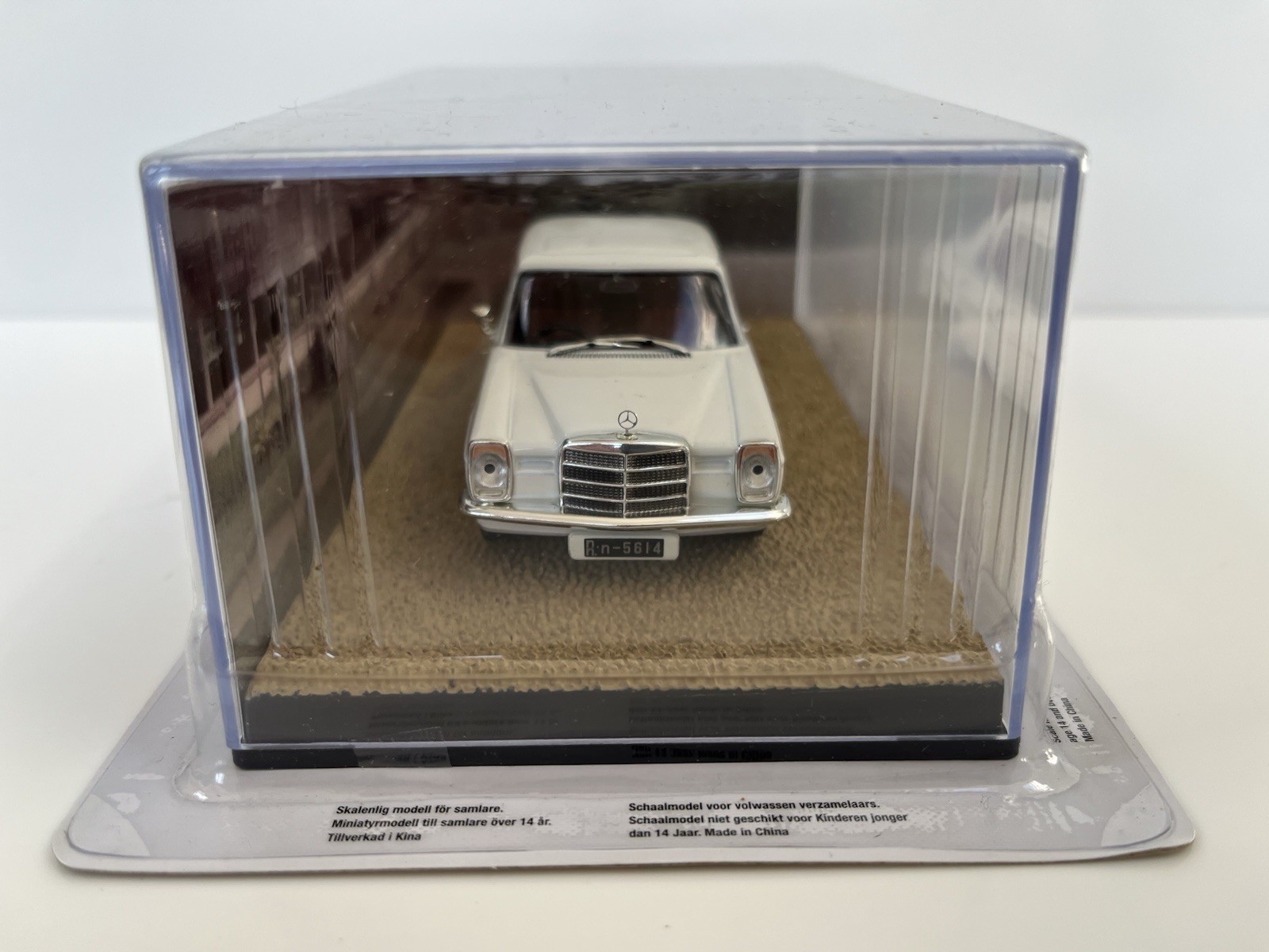 James Bond Car Collection #112 Mercedes Benz 220 The Man With The Golden Gun