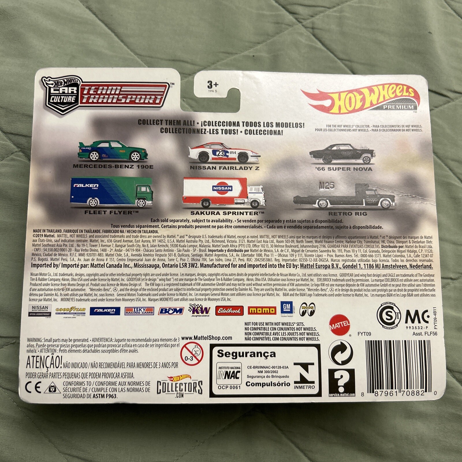 Hot Wheels Car Culture Team Transport 2019 – Black Hole Racing Nova & Retro Rig
