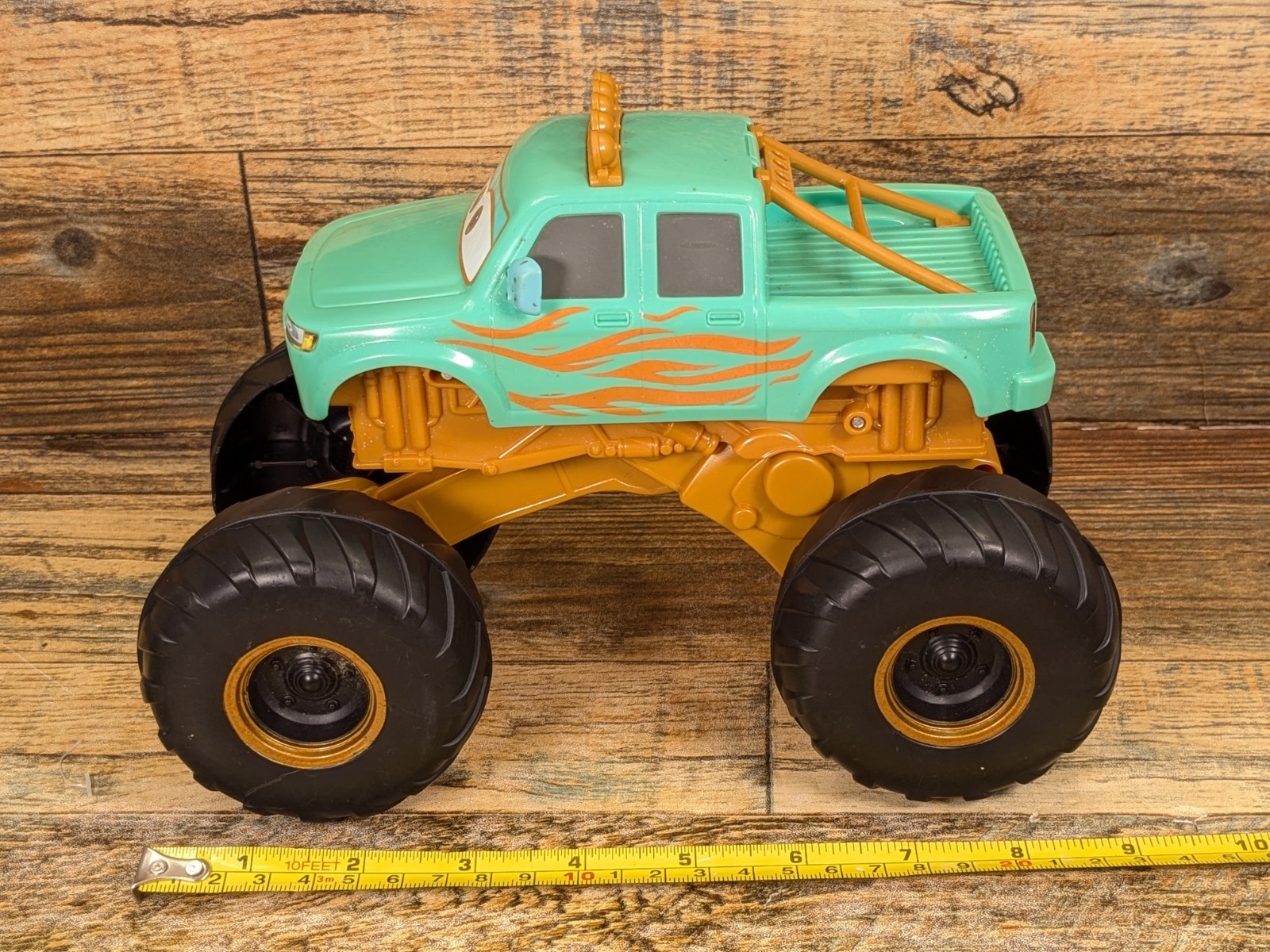 Disney Pixar Cars On the Road Circus Ivy Stunt Vehicle Jumping Monster Truck Toy