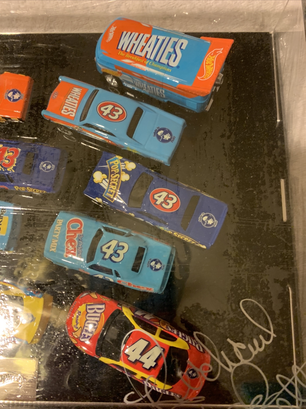 Richard Petty Hot Wheels Autographed General Mills salute to petty March 2004