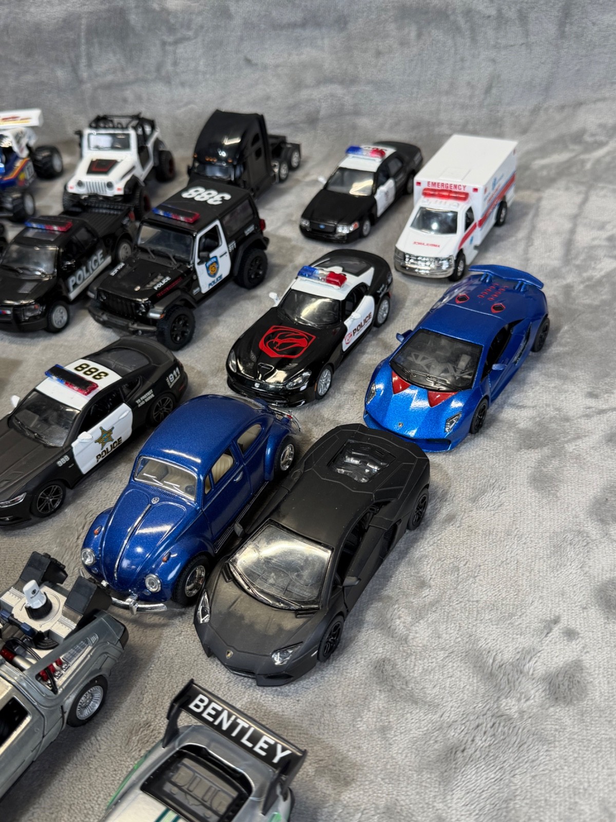 Lot of (32) Diecast KINSMART & Other Pull Back Car ~ GREAT STARTER COLLECTION~