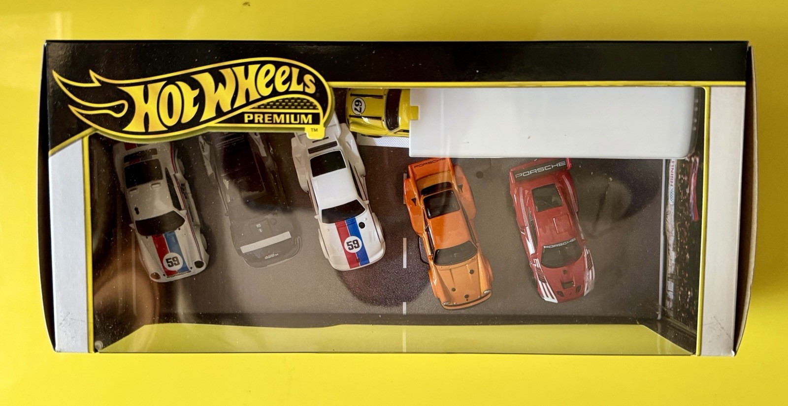 Hot Wheels Premium Porsche Custom Diorama Collection! 935 & More All Porsche