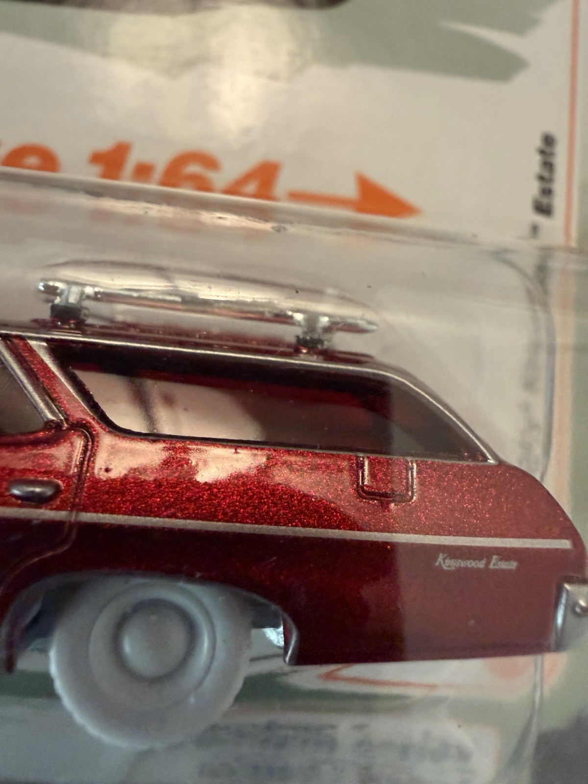 Auto World Muscle Wagons 1970 Chevy Kingswood Estate 1:64 White Lightning Chase