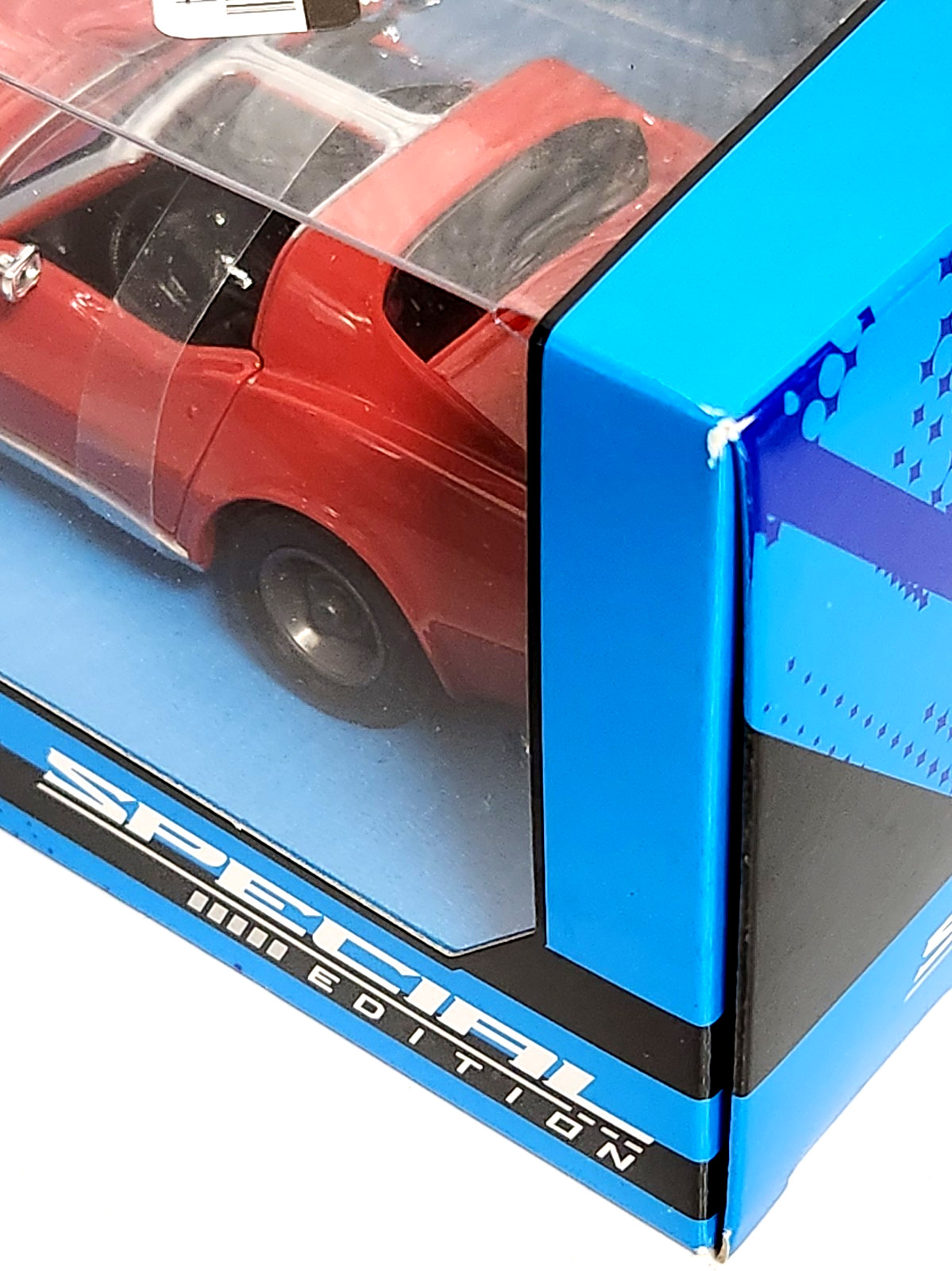 Maisto Special Edition Diecast 1970 Red Chevy Corvette Stingray T-Top 1:24 Scale