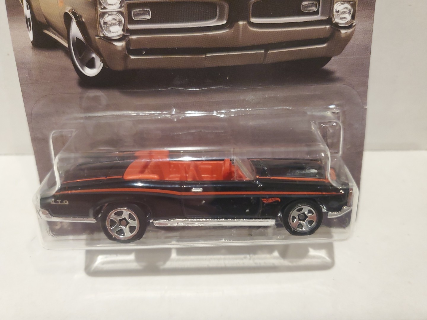 Hot Wheels Garage 67 Pontiac GTO Convertible Black Red 1/10