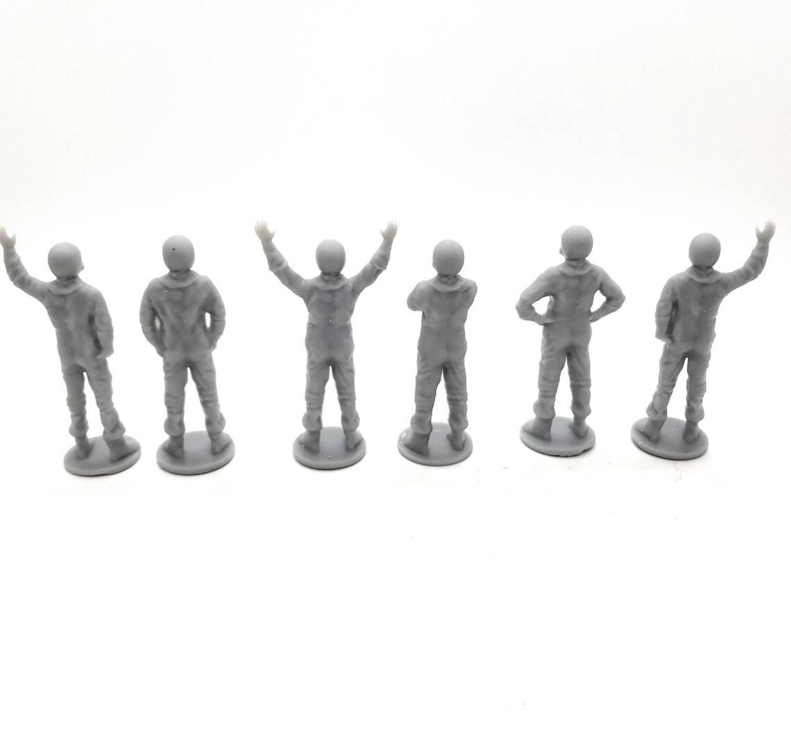1/24 Nitro Drag Racing Drivers 6 Figures UnPainted
