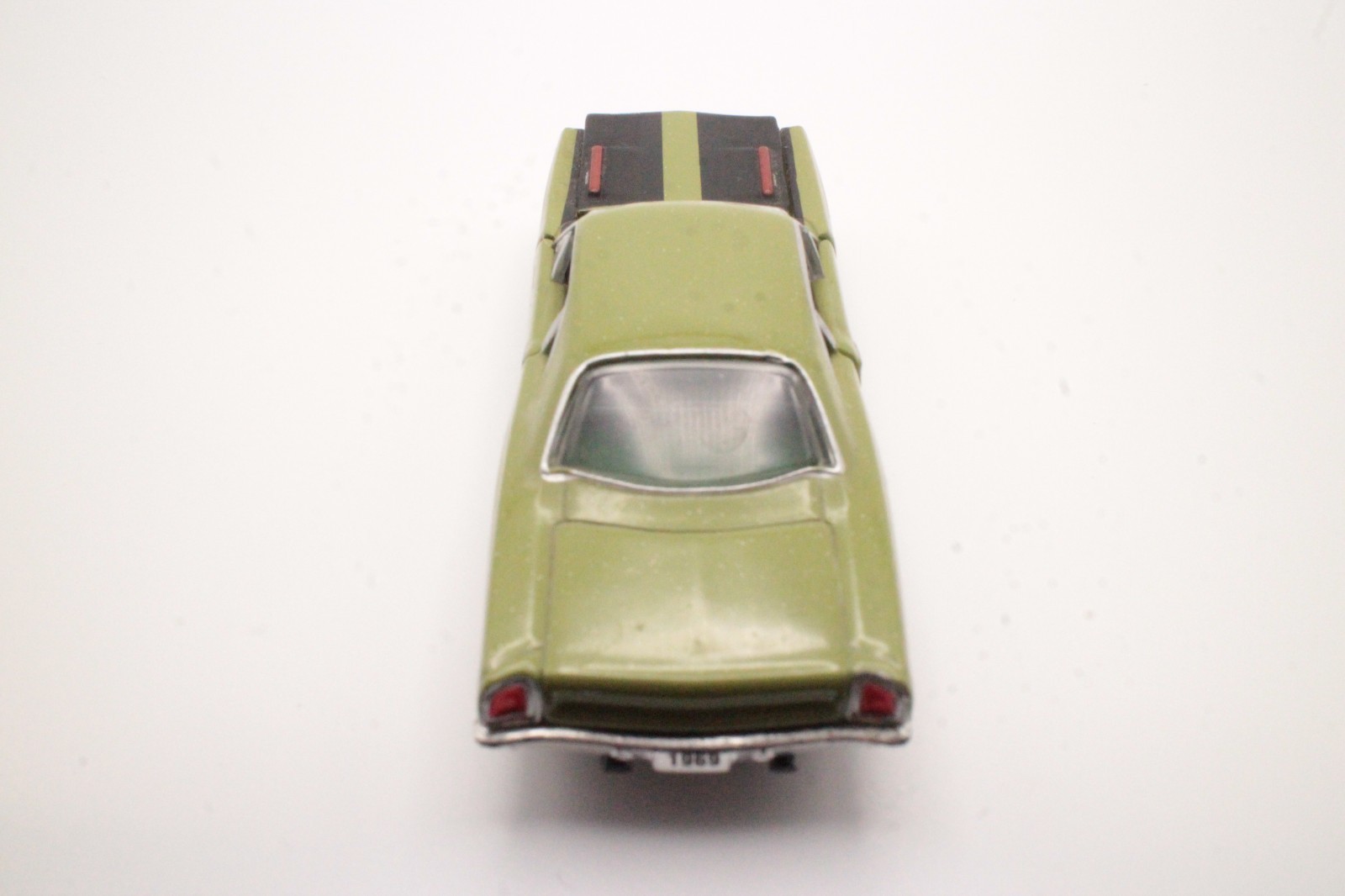 M2 Machines 1969 Plymouth Road Runner F8 Ivy Green Black Stripes 1:64 Loose