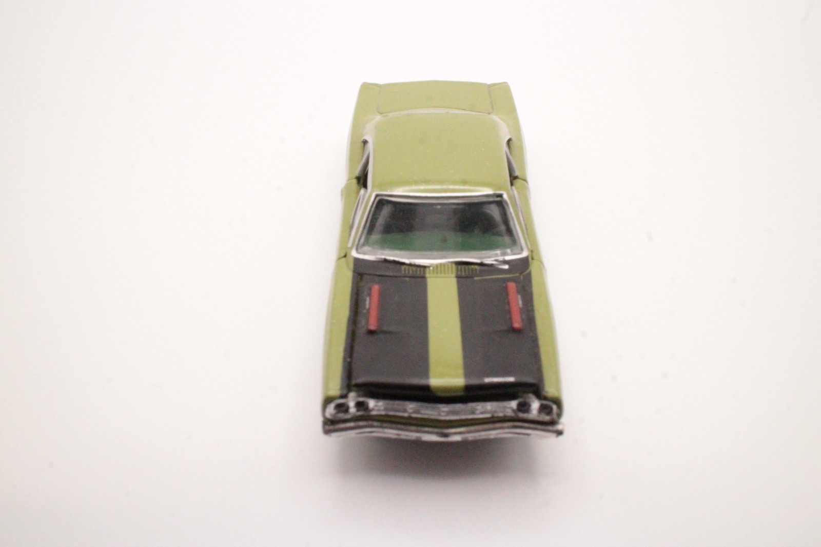 M2 Machines 1969 Plymouth Road Runner F8 Ivy Green Black Stripes 1:64 Loose