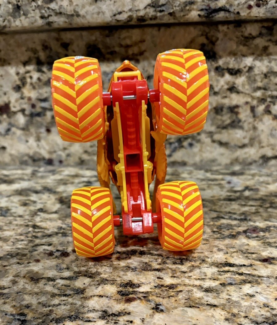 Spin Master Monster Jam WILDFIRE Fire & Ice Truck New