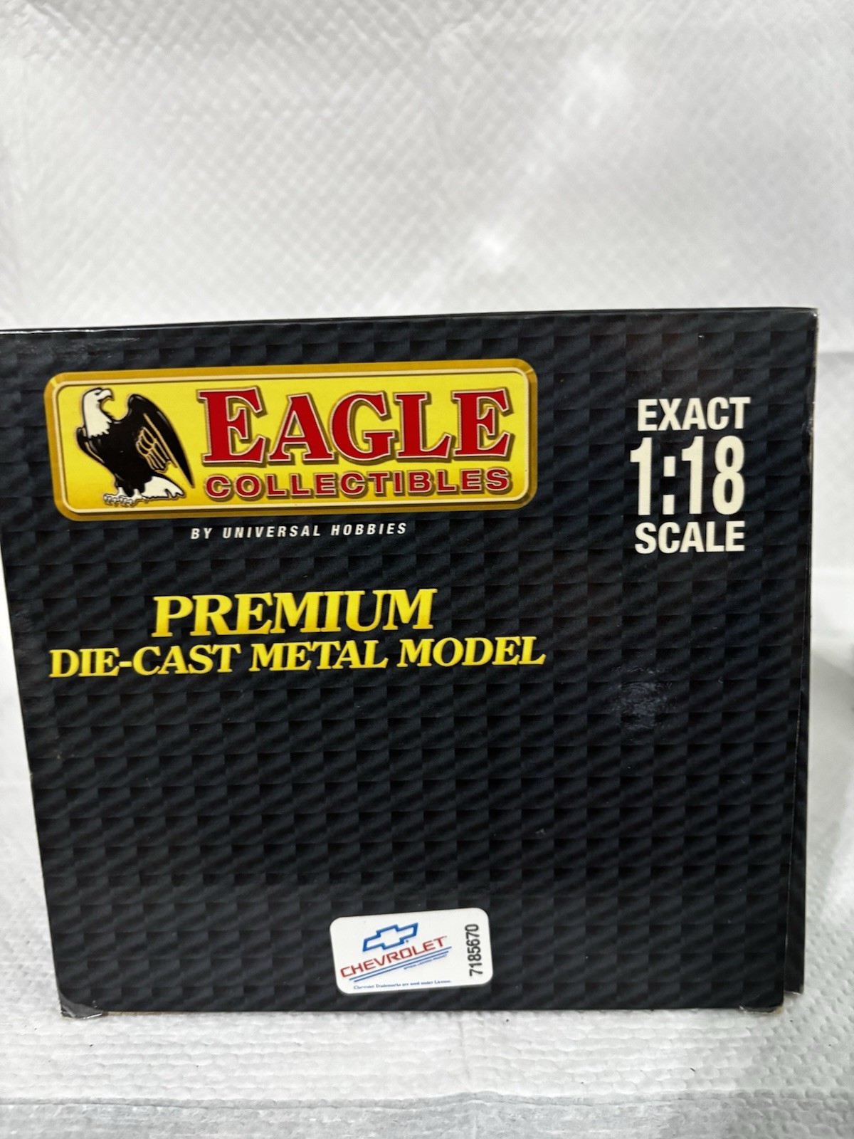 NIB Eagle Collectibles Blue 1941 Chevrolet Deluxe Convertible With Soft Top
