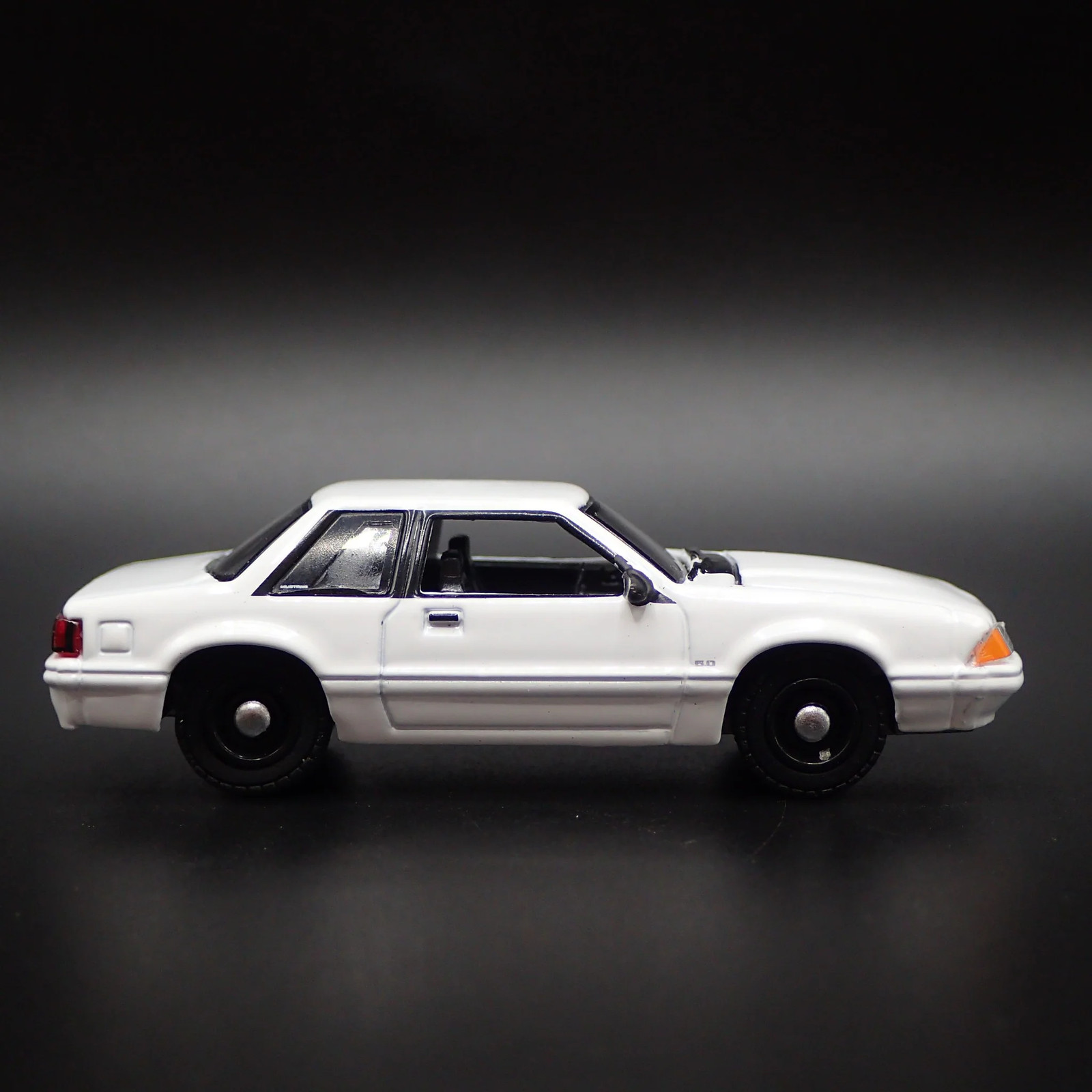 1987-1993 FORD MUSTANG NOTCHBACK FOX BODY 1:64 SCALE DIORAMA DIECAST MODEL CAR