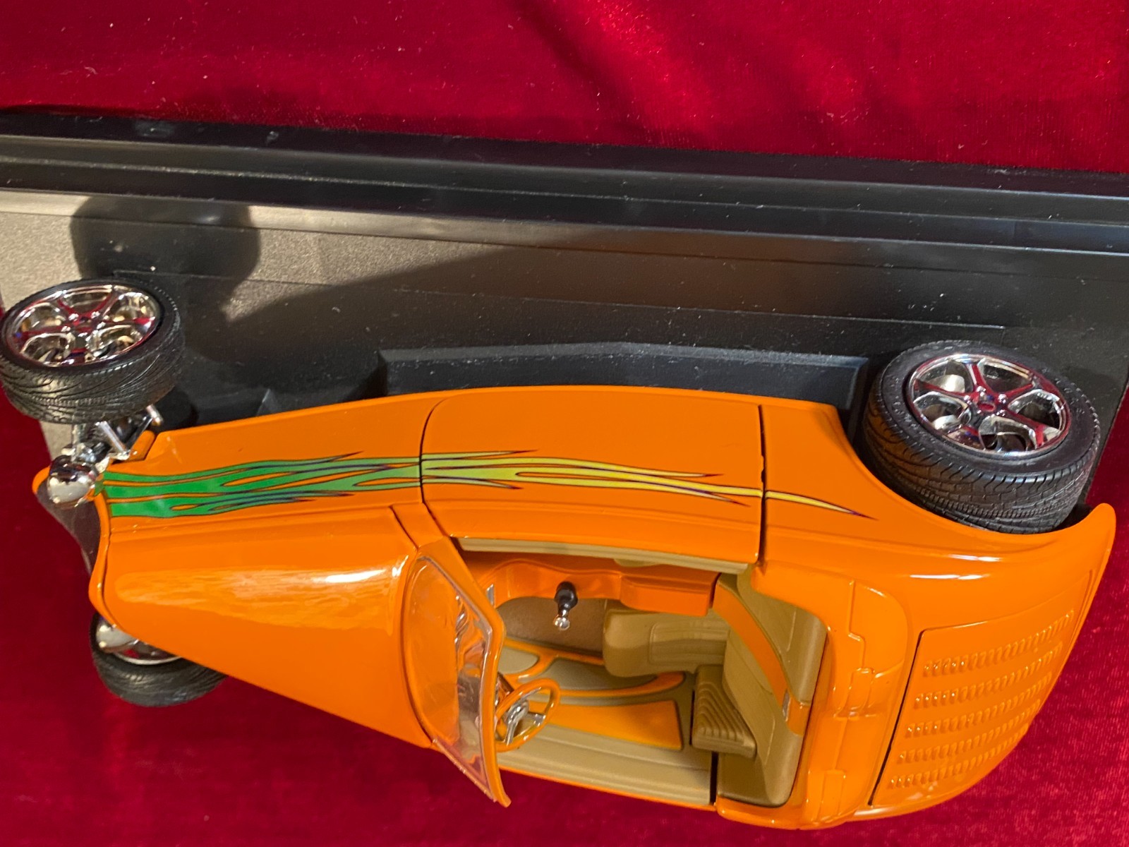 Shyne Rodz Collection 1:18 Die-Cast 1933 Ford Convertible Coupe lot 134 no box