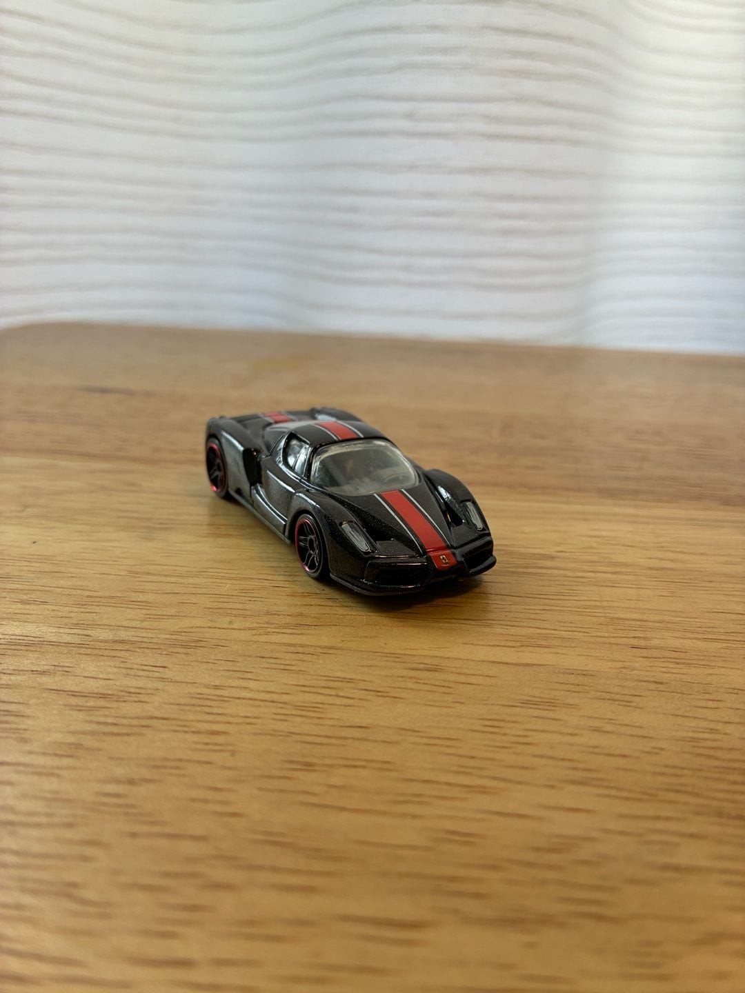 Hot Wheels 2002 Enzo Ferrari Diecast Car Black with Red Stripes