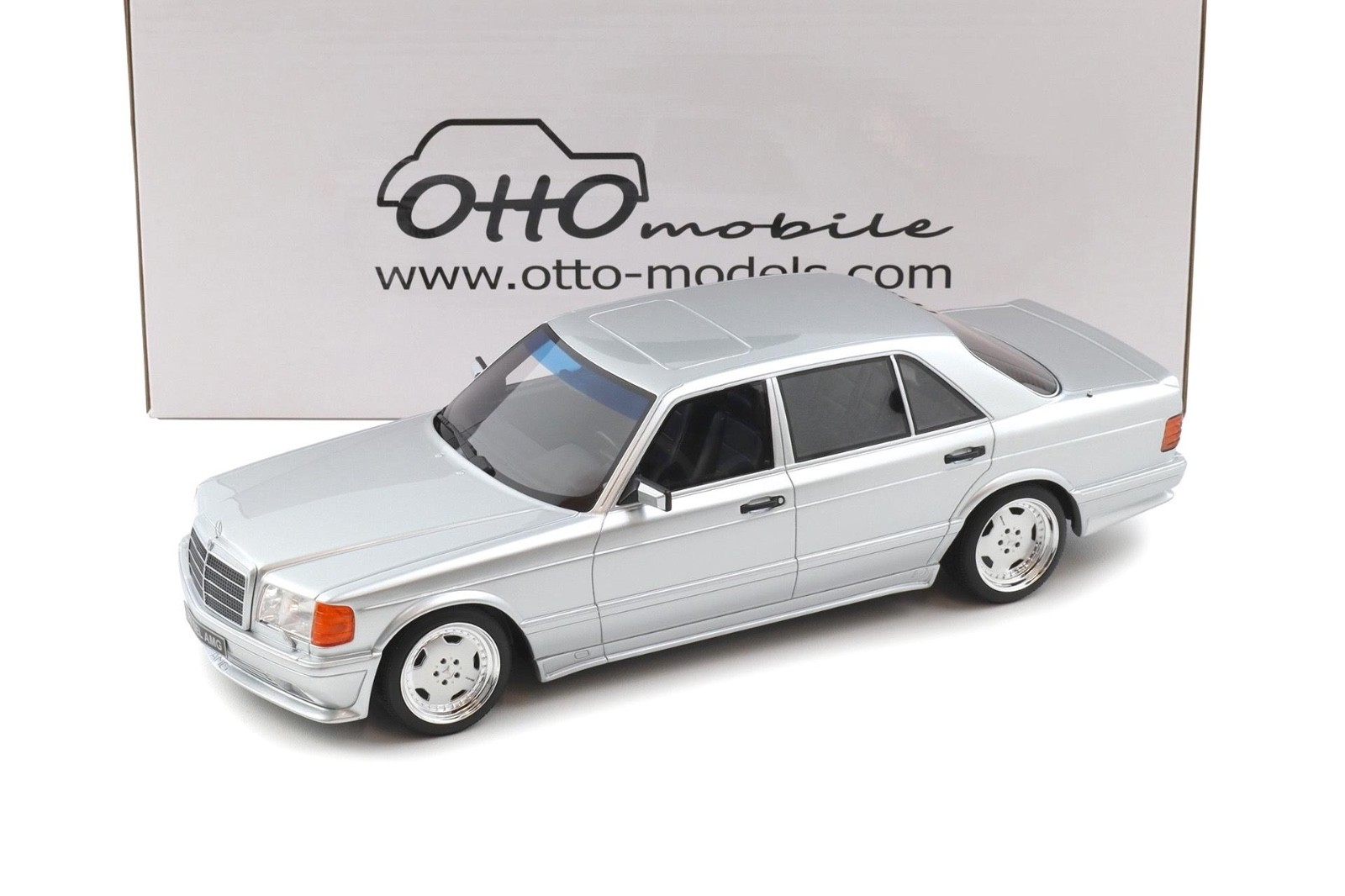 Otto 1989 Mercedes-Benz 560 6.0L SEL AMG W126 Brilliant Silver 1:18 OT1251
