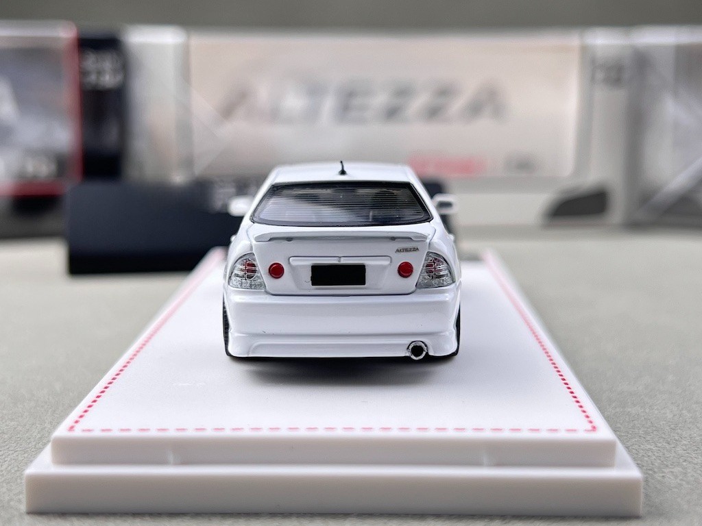 FH 1:64 White Altezza RS200 SXE10 Sedan Sports Model Diecast Collect Car