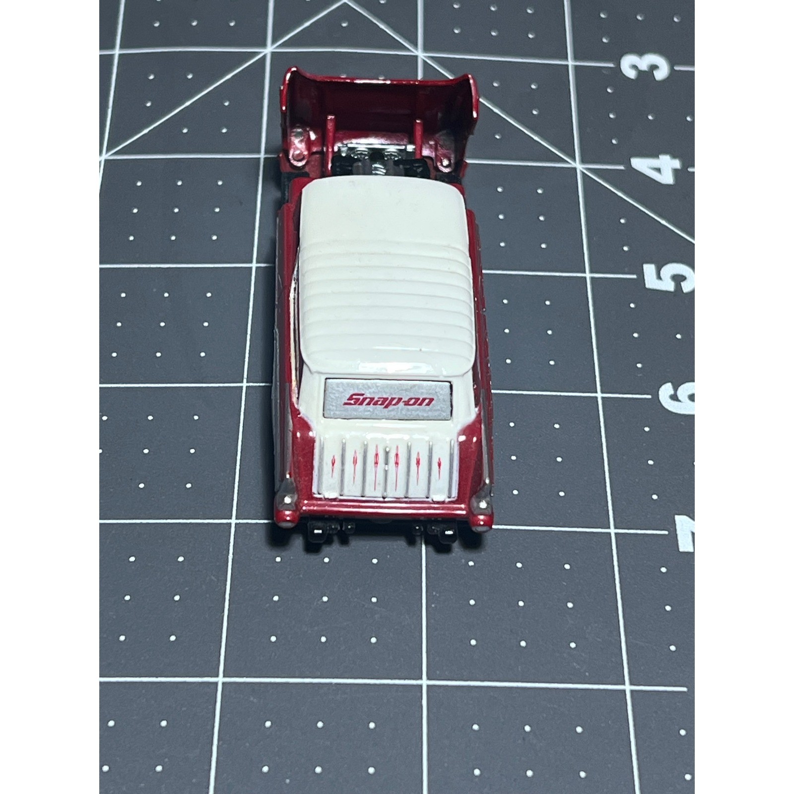 Snap-on Tools 1957 Chevy Nomad Diecast Car Red White 1/64 Scale Collectible