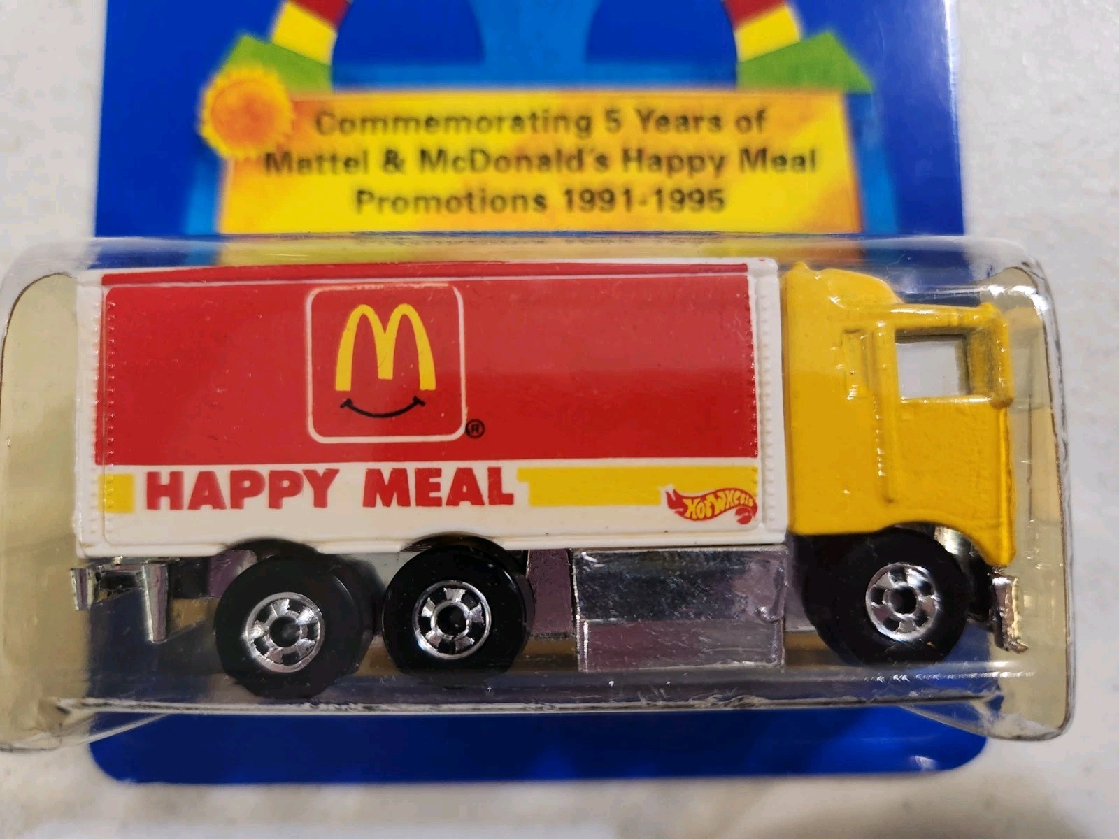 Hot Wheels Limited Edition 7000 McDonald’s Happy Meal Hauler 1:64