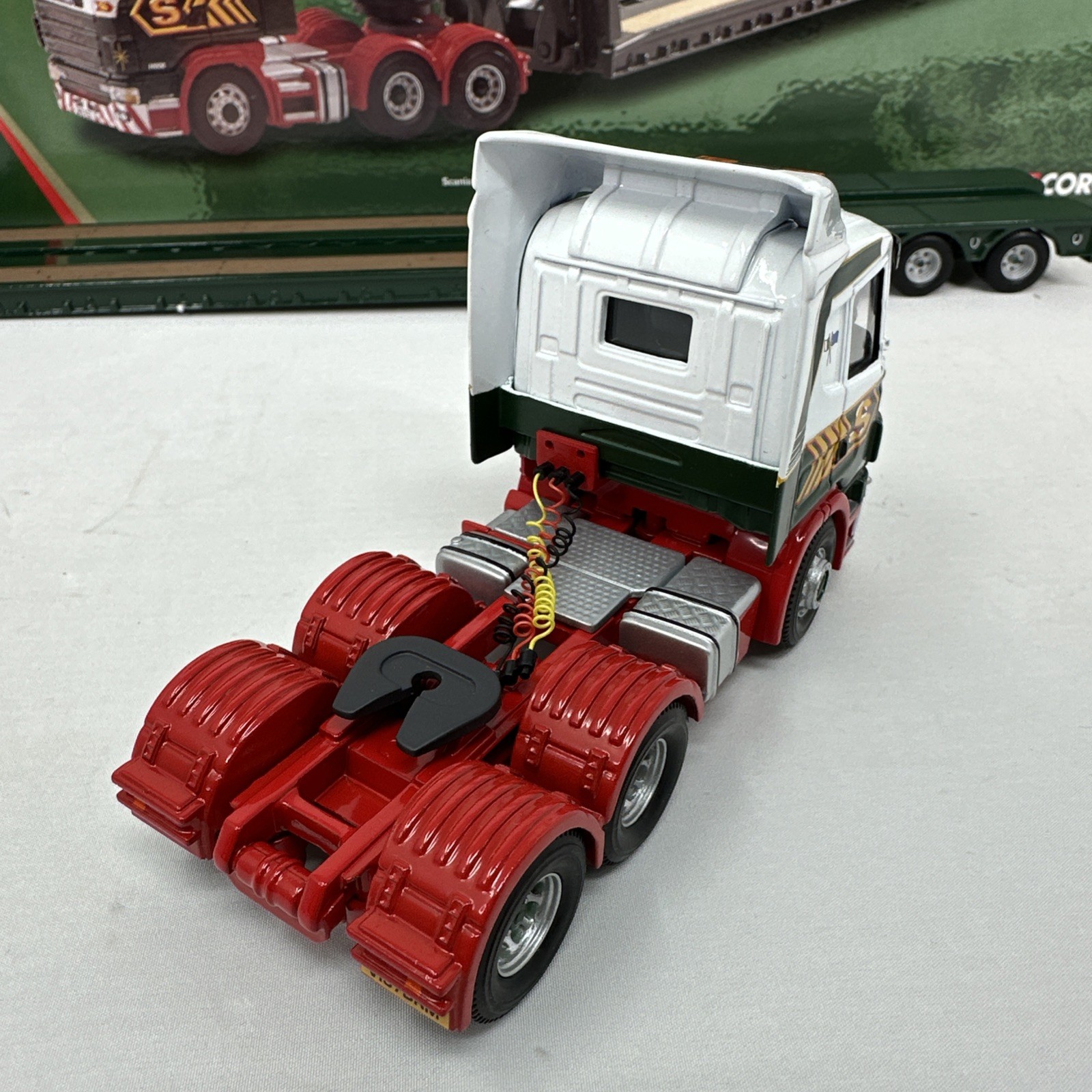 CORGI CLASSICS EDDIE STOBART SCANIA 4 SERIES LOW LOADER TRUCK MODEL CC12203 1:50