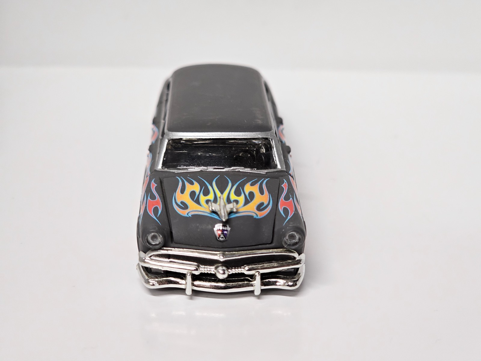 M2 Machines Auto-Stretch Rods 1/64 1953 Ford Crestline Victoria Grey