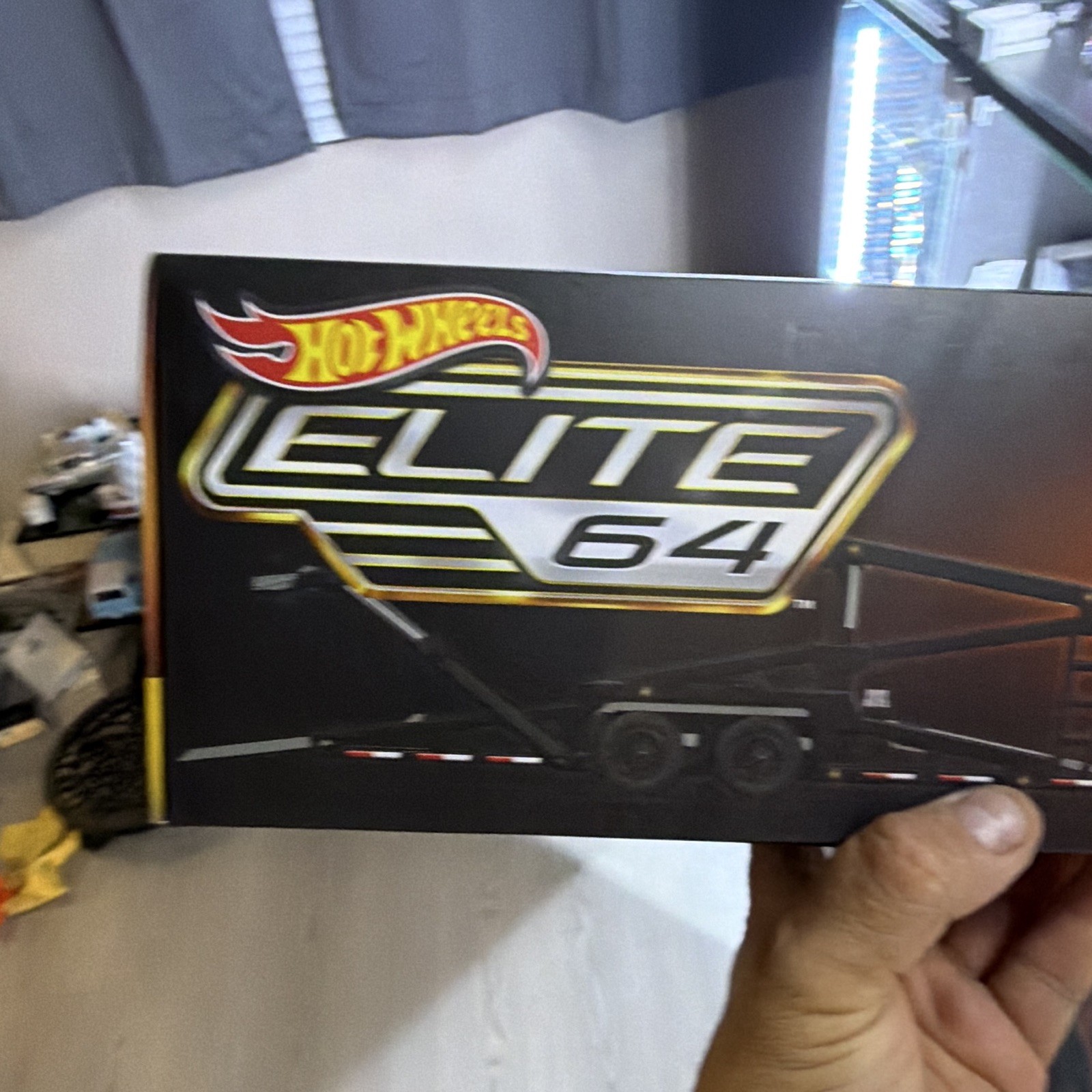 Hot Wheels Elite 64 Freightliner Cascadia Car Carrier 1:64 Diecast Black