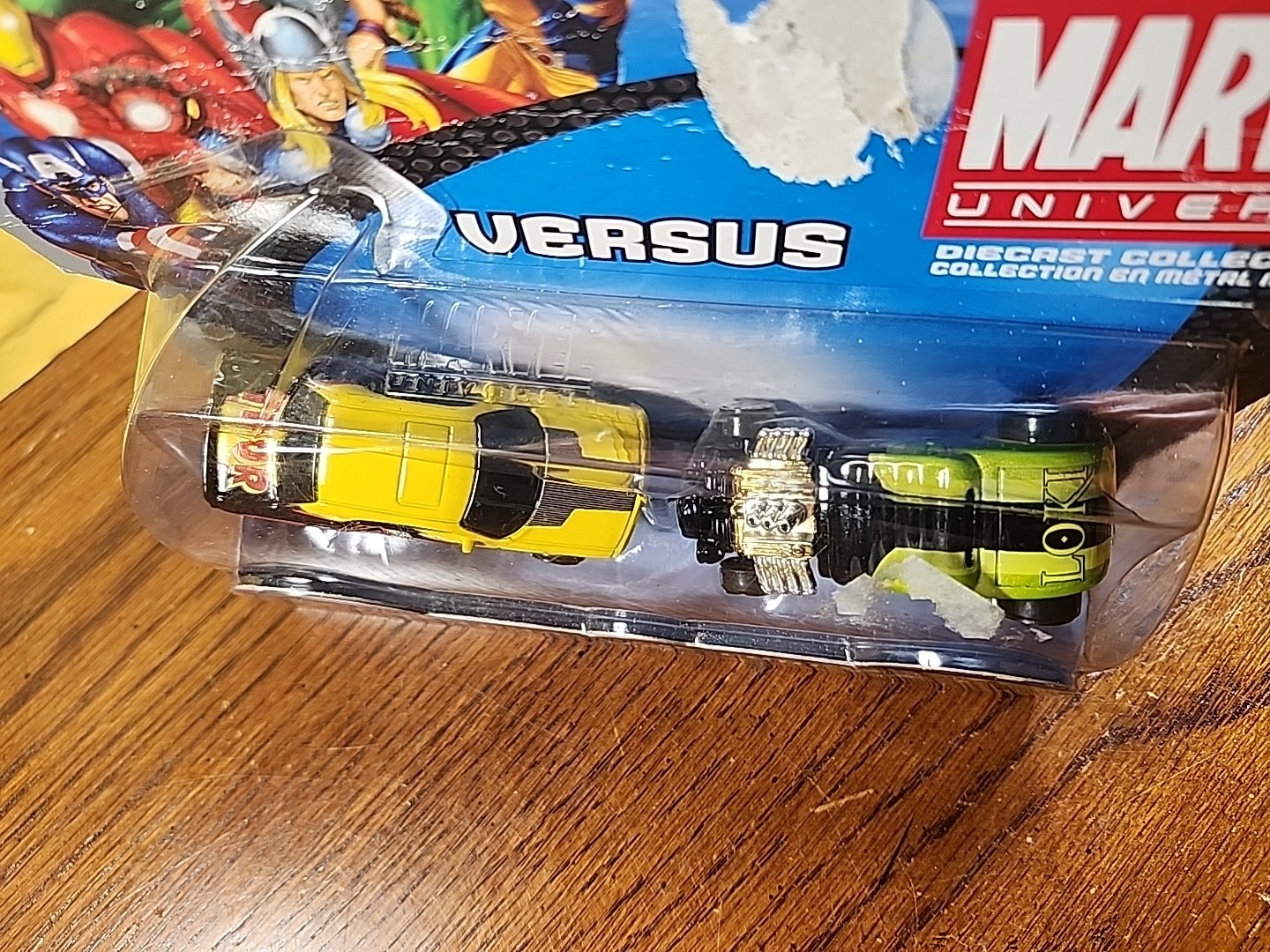 Marvel Universe Versus THOR vs LOKI New Die Cast