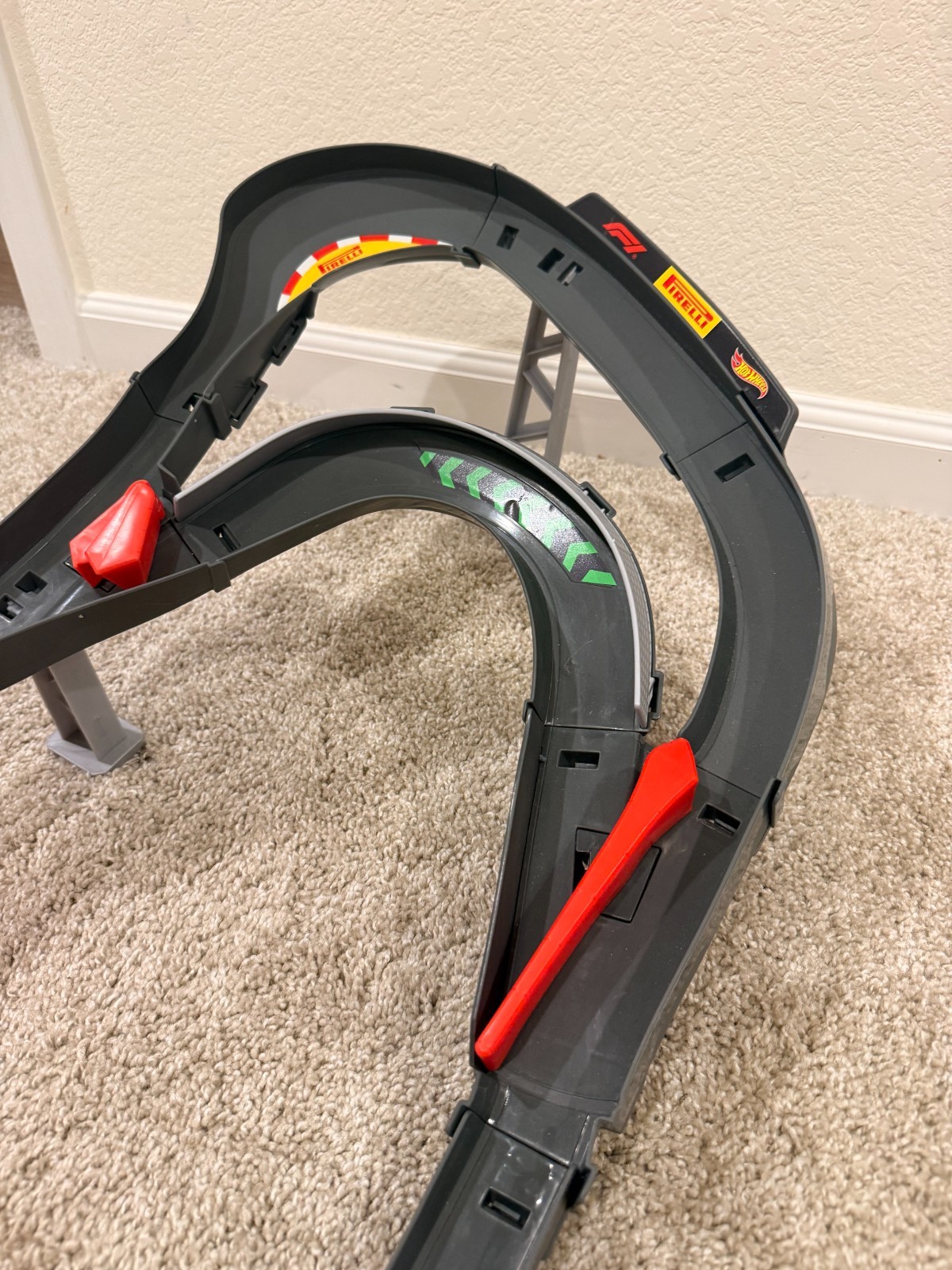 Hot Wheels Formula 1 Pirelli Racing Track Set Grand Prix Circuit No Cars Tested