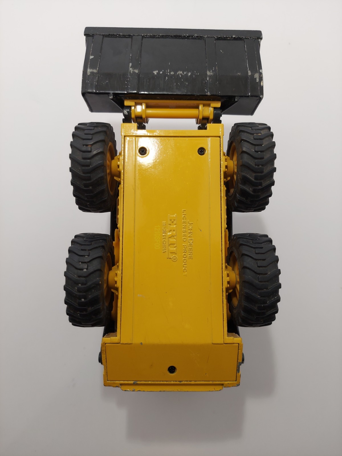 John Deere 318d Skid Steer Loader Diecast Toy Ertl 1/16