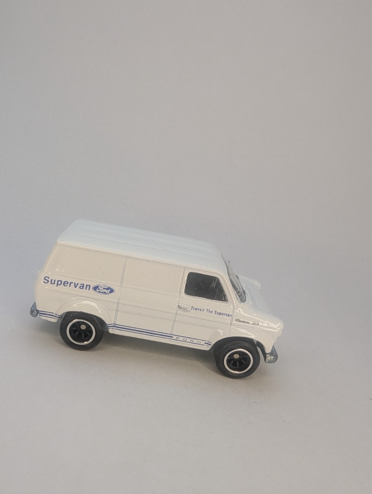 Hot Wheels 2015 Real Riders Heritage White Ford Transit Supervan