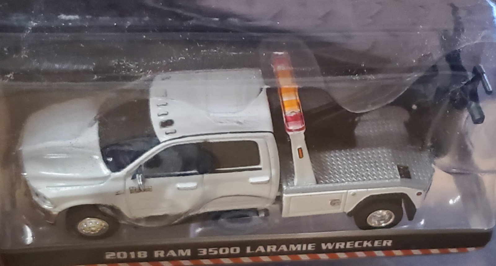 Greenlight 2018 Ram 3500 Laramie Wrecker Tow Truck 1:64 Scale Dually Drivers