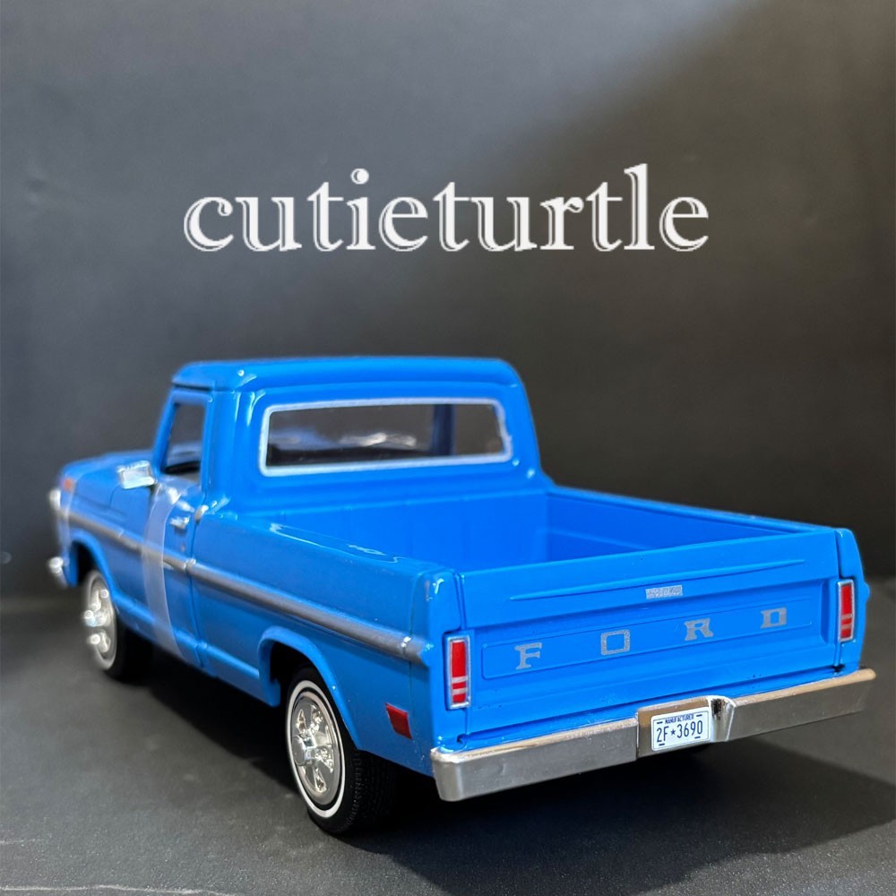 No Box Motormax 1972 Ford F-100 Pickup Truck 1:24 Light Blue 79384