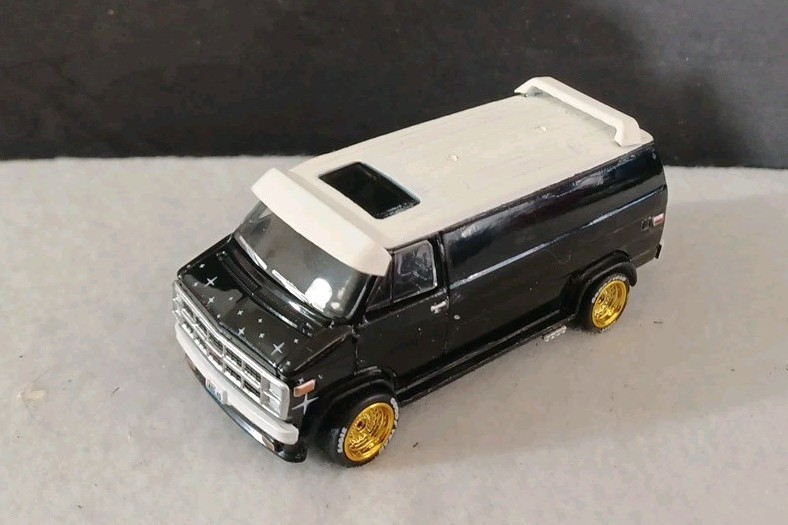 Greenlight ( CUSTOM) 1978 GMC VANDURA VAN
