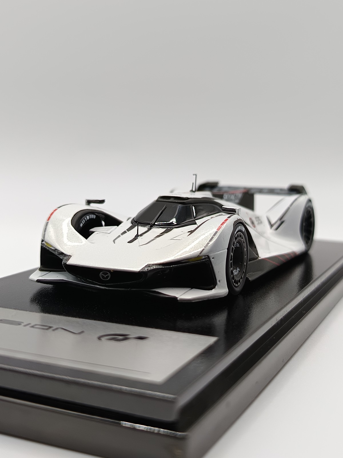 Modellers 1/43 Mazda LM55 Vision Gran Turismo – Atmospheric White MD43005 Rare!!