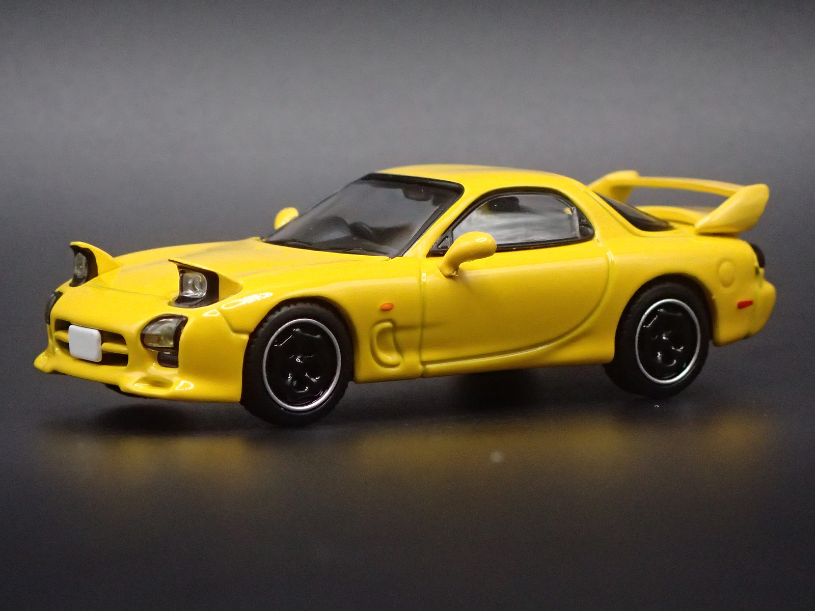 MAZDA RX7 FD3S INITIAL D YELLOW JDM 1:64 SCALE DIORAMA DIECAST MODEL CAR