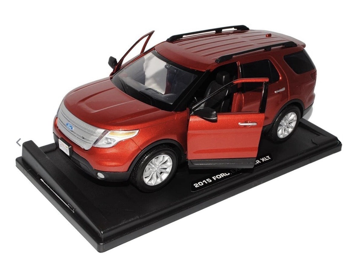 2015 Ford Explorer XLT Red Metallic 1/18 Motormax HTF Us Seller !