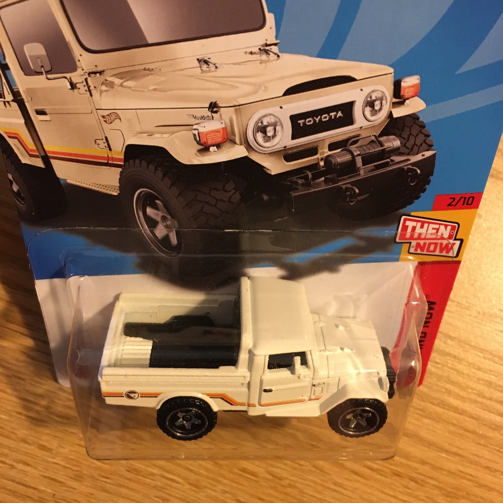 HOT WHEELS 2023 #194 THEN & NOW TOYOTA LAND CRUISER WHITE TREASURE HUNT TH 2 Pcs