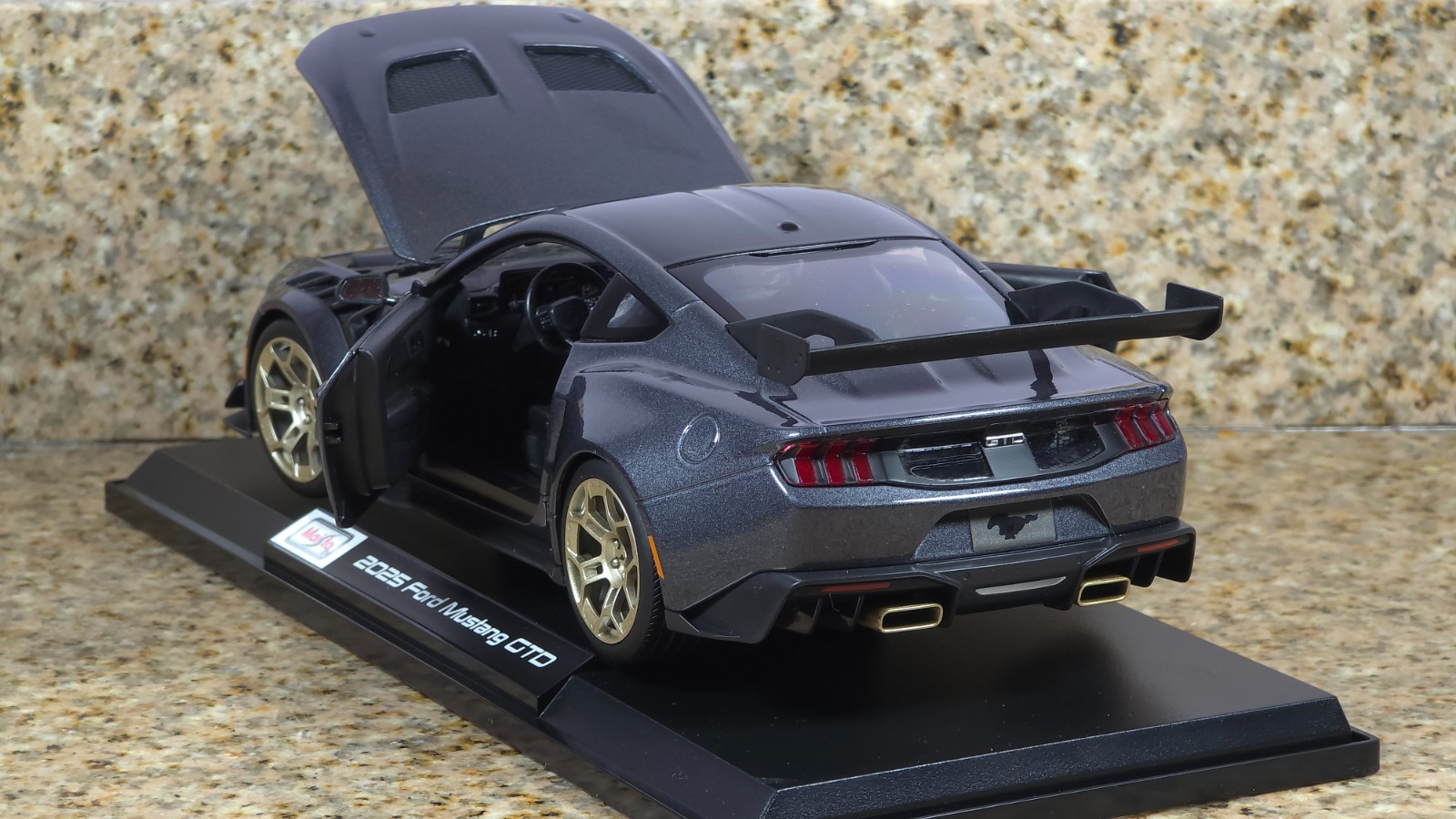 2025 Ford Mustang GTD 1:18 Maisto Exclusive Style Special Edition