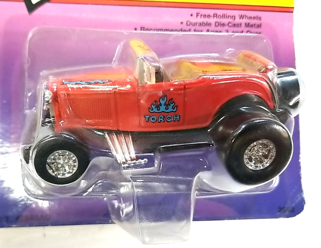 ERTL 1989 Hot Roddin’ 1932 Ford Roadster Custom Street Rod (box 143)
