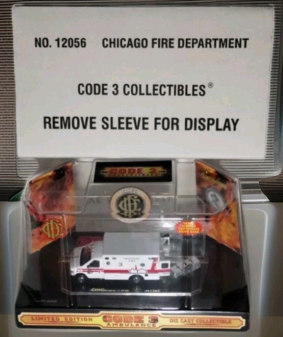Code 3 Chicago Fire Department Ford E-350 Ambulance 3 EMS #12056
