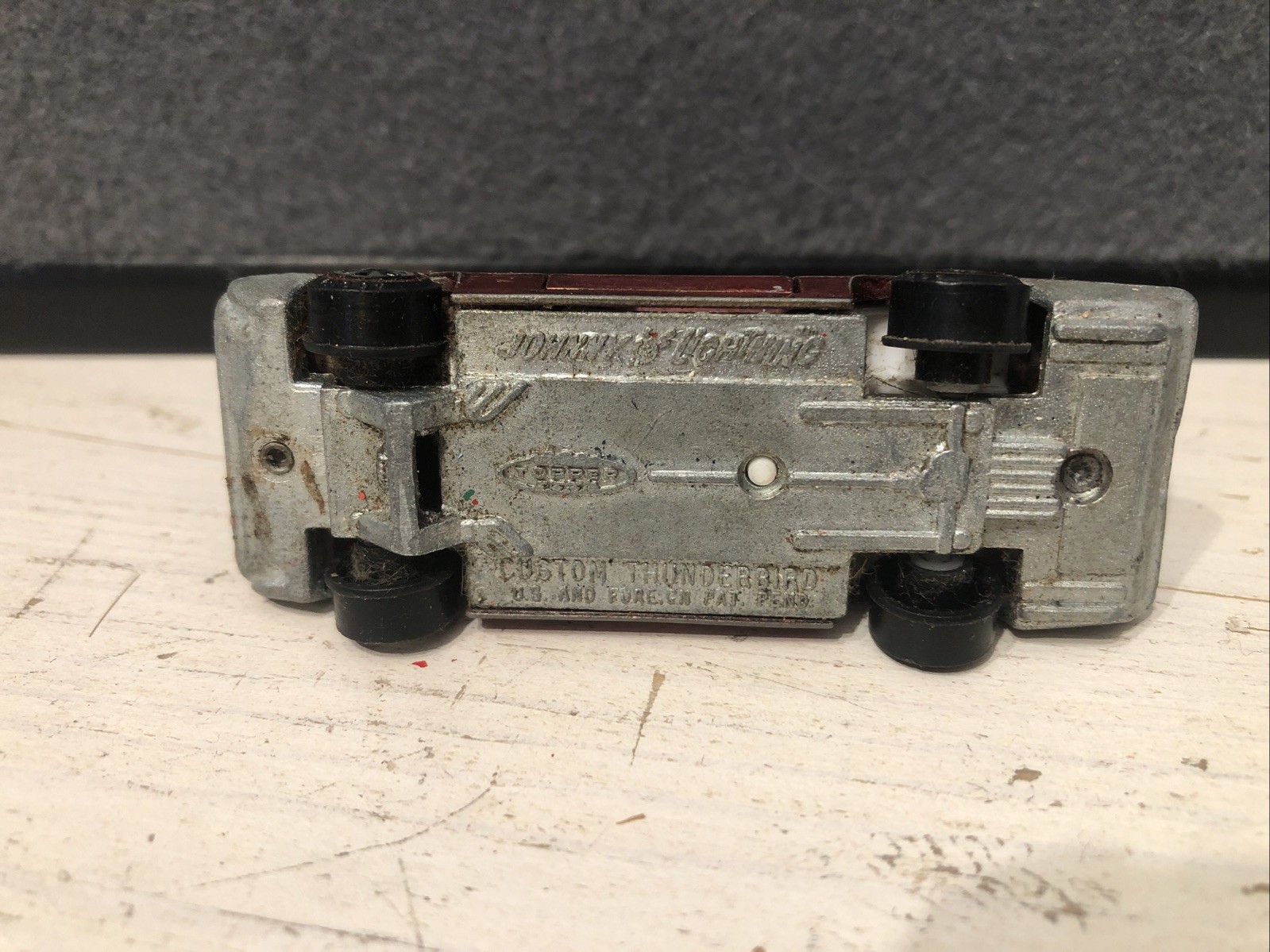 3 Vintage Johnny Lightning Topper 1969 1-Red,2-bronze Custom Thunderbird Redline