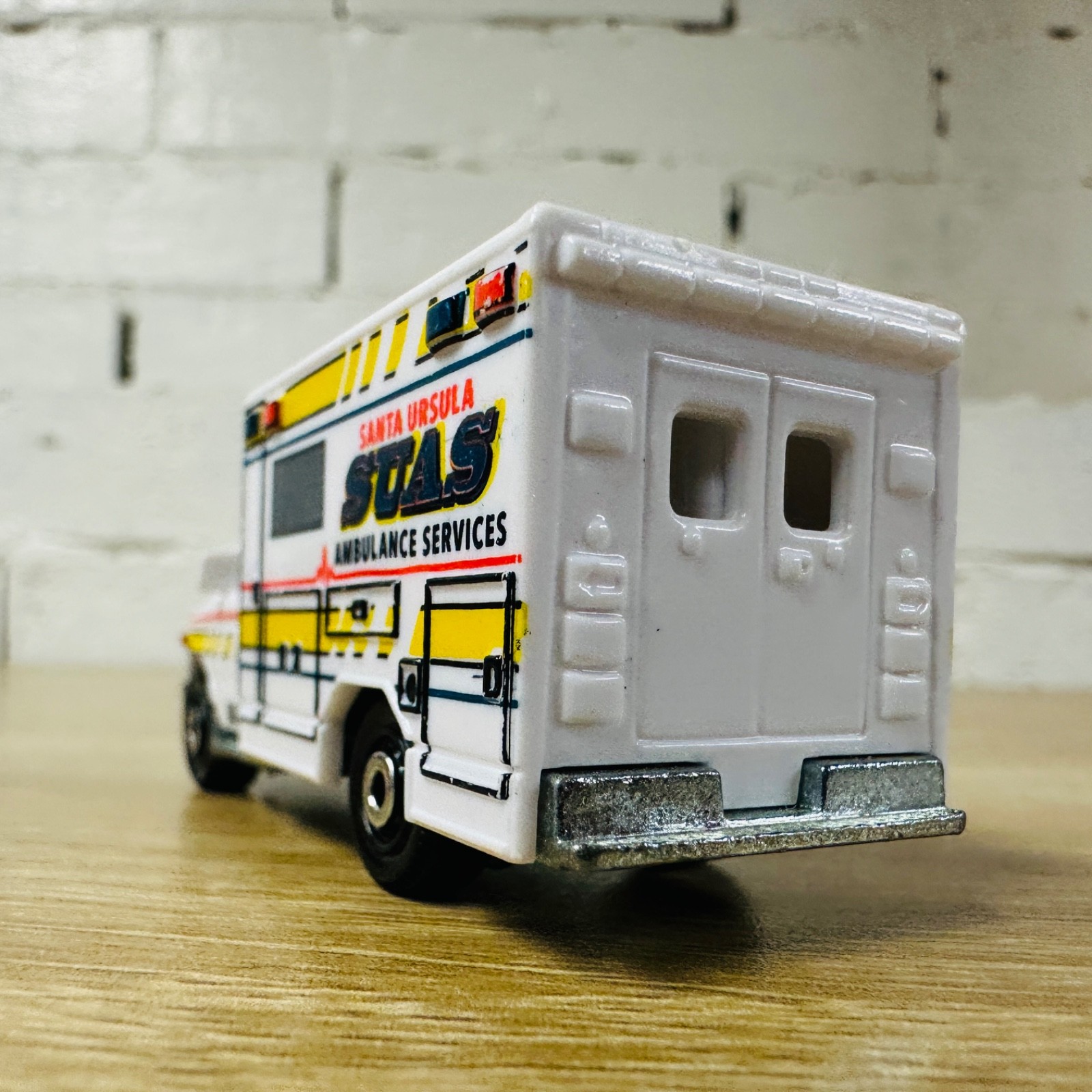 Ford E350 Ambulance White Yellow SUAS Santa Ursula MB944 2015 Heroic Rescue