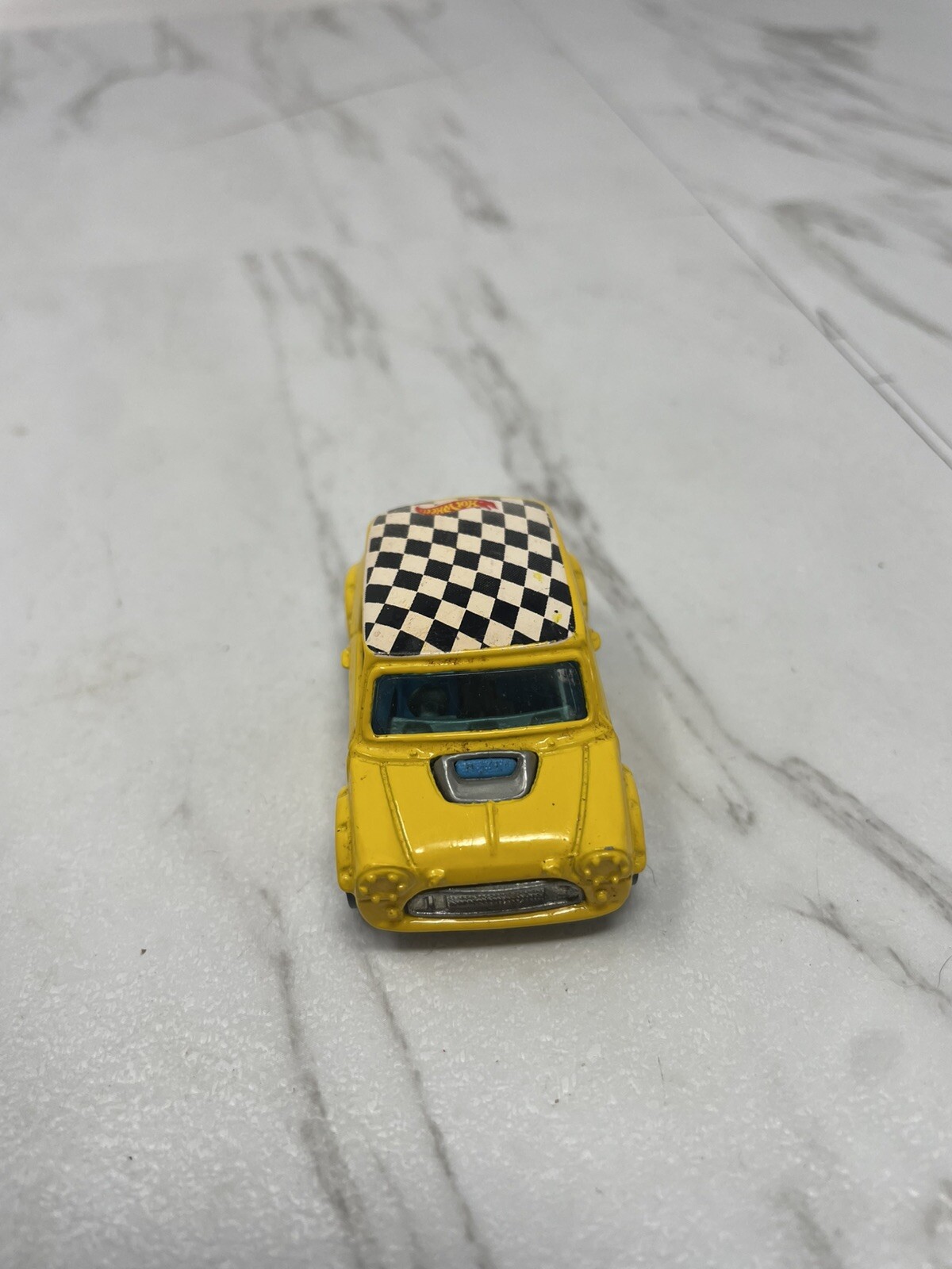 1969-1976 Morris Mini Cooper Collectible 1/64 Scale Diecast Diorama Model
